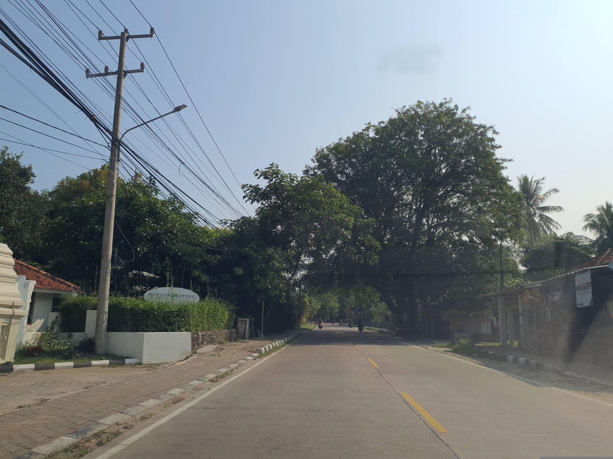 Street view near Pondok Layung Resort, Cilegon — © FotoPeta (CC BY-SA · Mapillary)