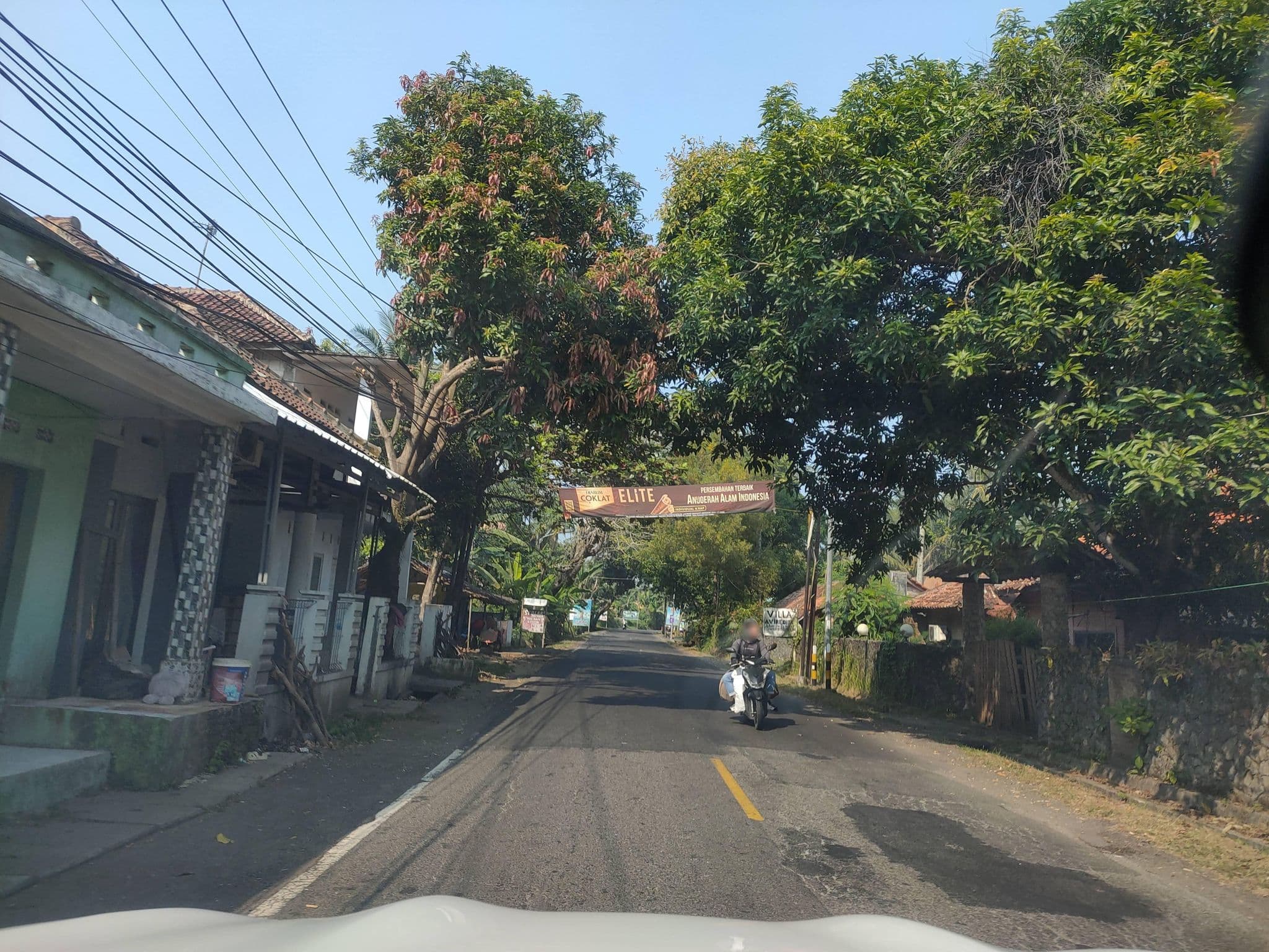 Street view near Avi Redita Villa, Labuan — © Kaart_Local (CC BY-SA · Mapillary)