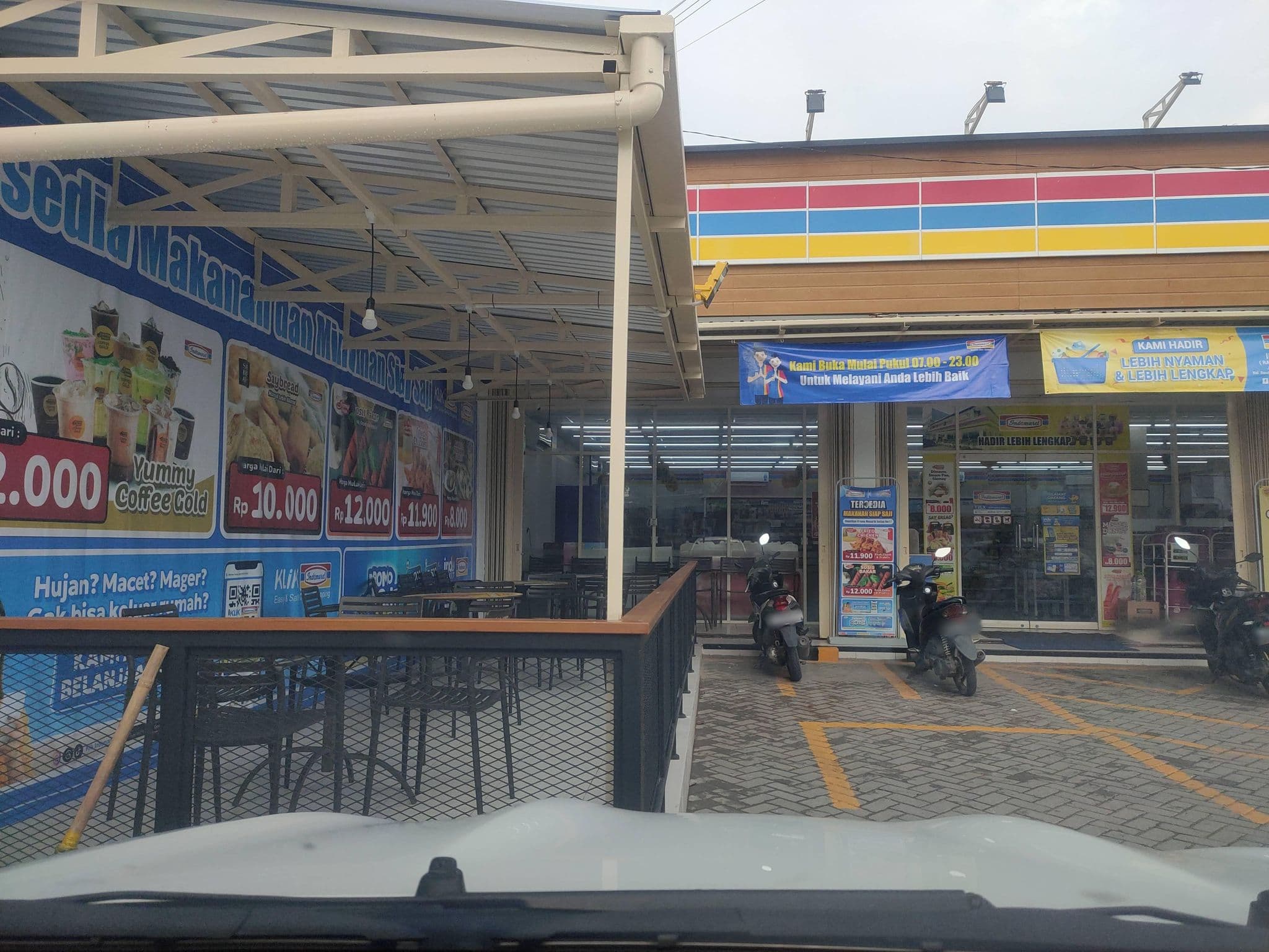Street view near Marbella Hotel - Yudhistira Tower, Cilegon — © Kaart_Local (CC BY-SA · Mapillary)
