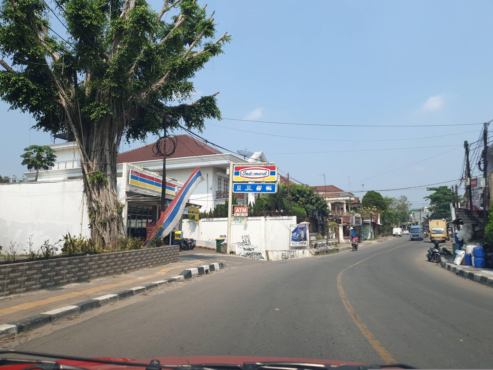 Street view near Kharisma Jujuluk Hotel & Restarurant, Rangkasbitung — © Kaart_Local (CC BY-SA · Mapillary)