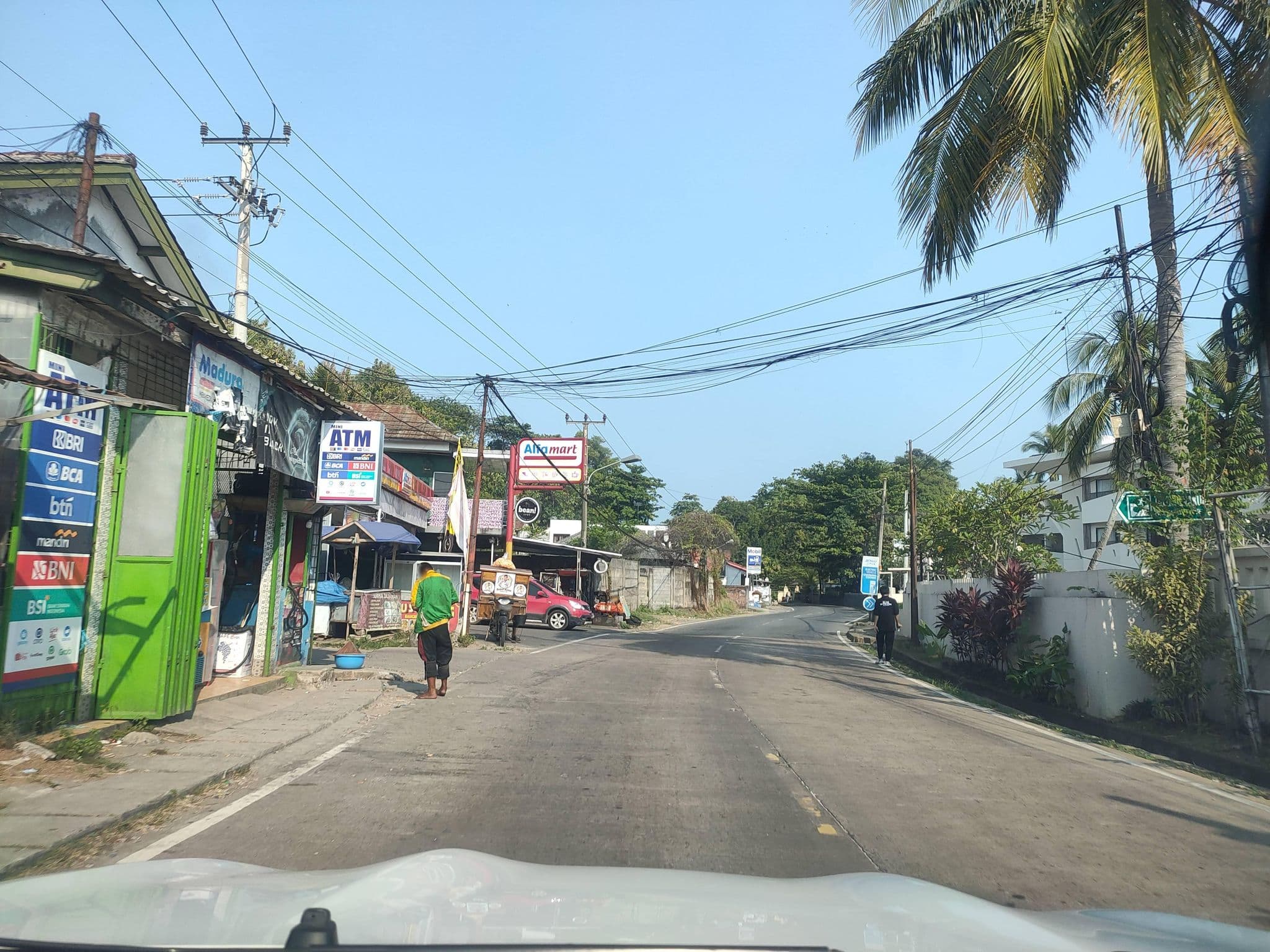 Street view near Pesona Krakatau Hotel, Labuan — © Kaart_Local (CC BY-SA · Mapillary)