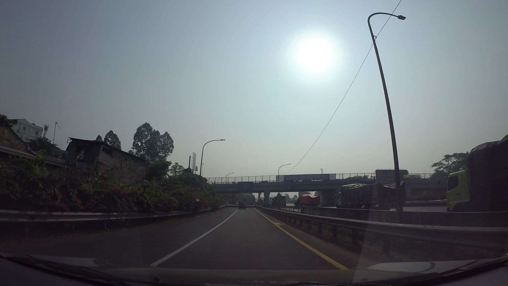 Street view near Wisma Kompas Gramedia, Tangerang — © kaart_2 (CC BY-SA · Mapillary)
