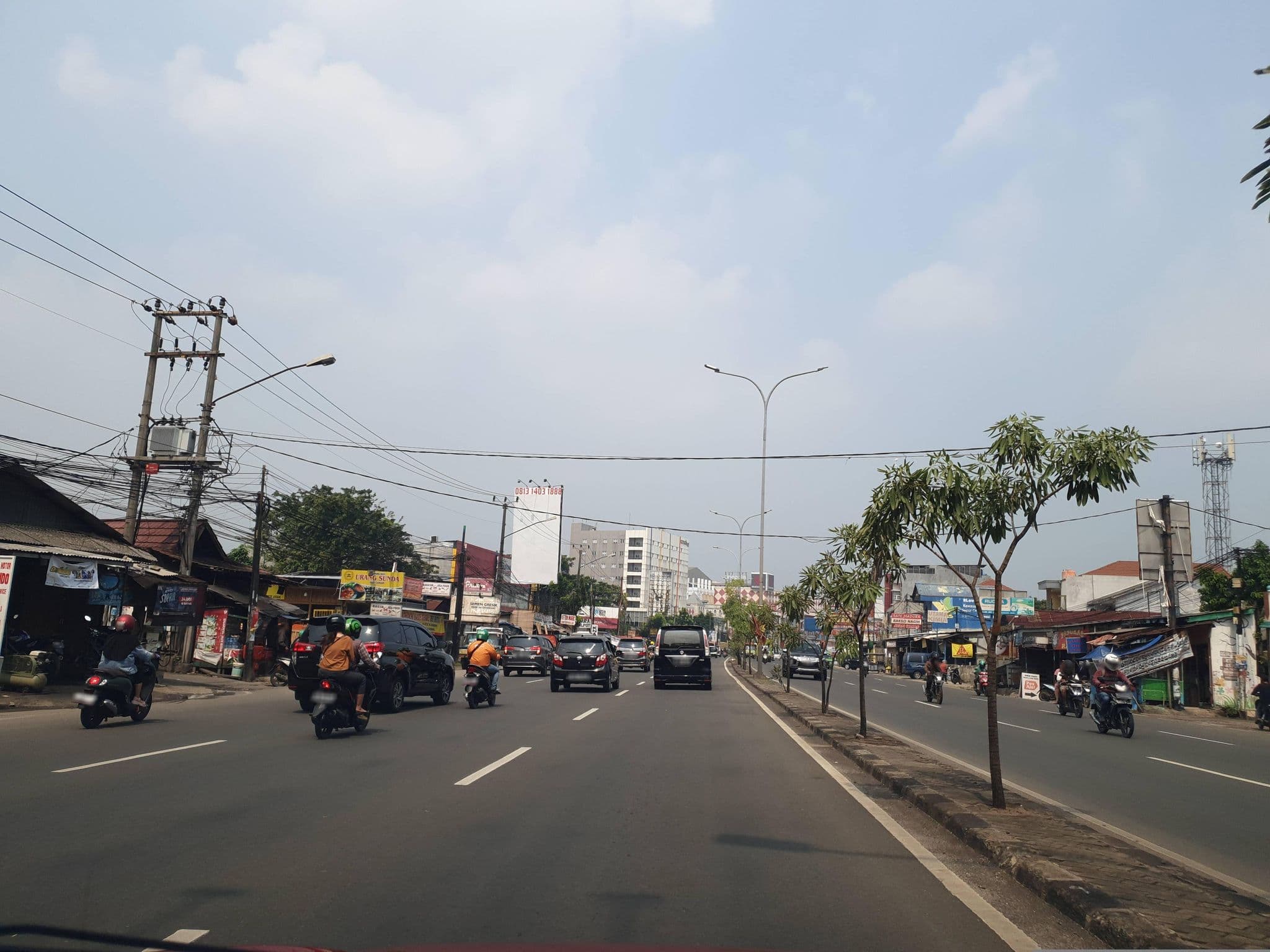Street view near Room 106,Hotel Feducia, BSD, Ciputat — © Kaart_Local (CC BY-SA · Mapillary)