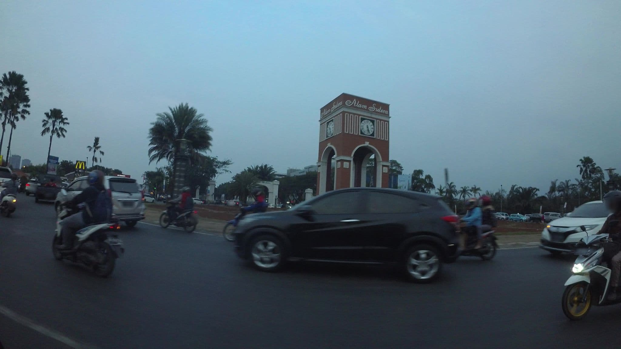 Street view near Hotel Ratu Bidakara serang, Ciputat — © kaart_2 (CC BY-SA · Mapillary)