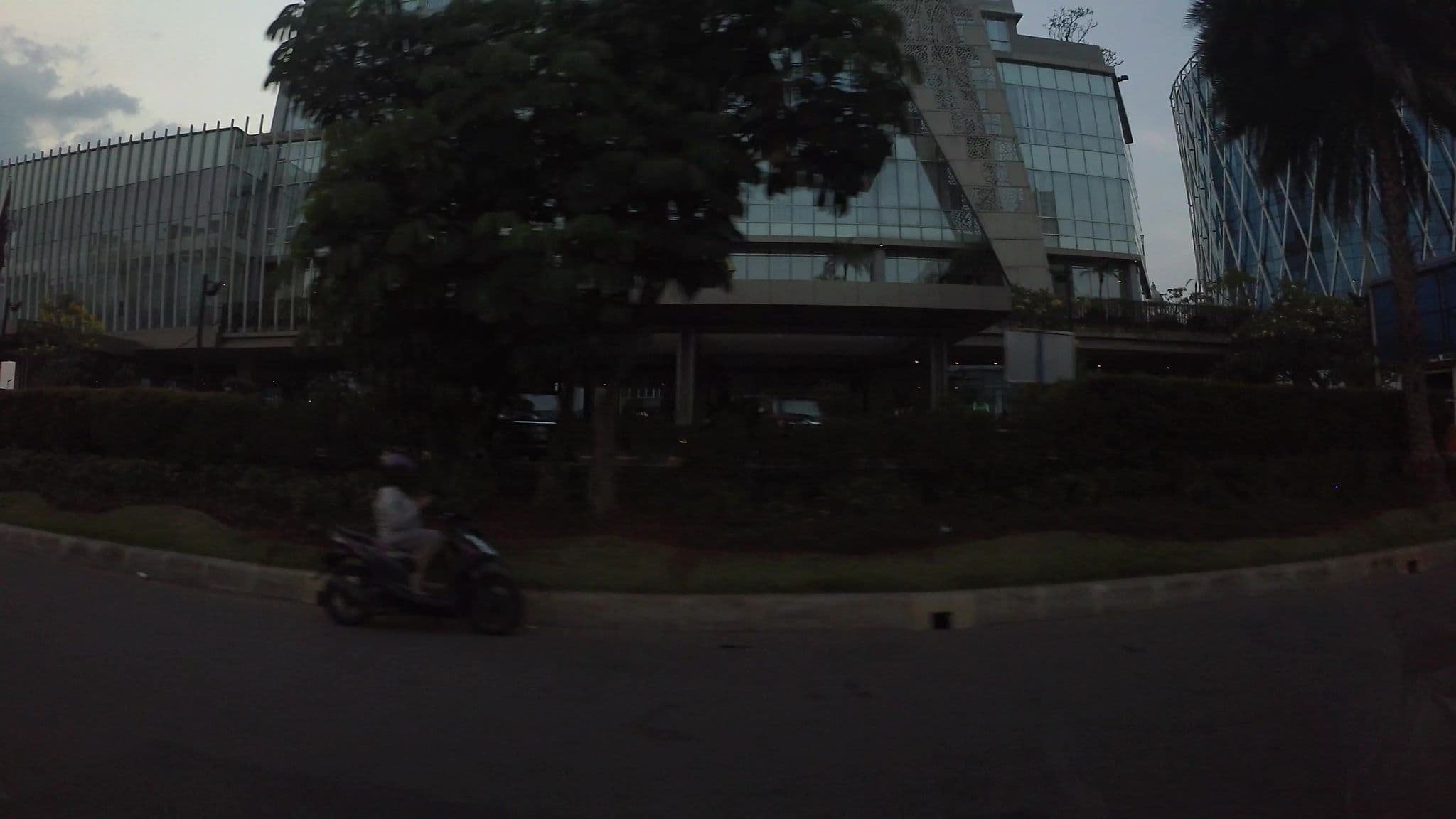 Street view near Ivory Meeting Room, Aston Paramount Hotel & Conference Centre, Tangerang — © kaart_3 (CC BY-SA · Mapillary)