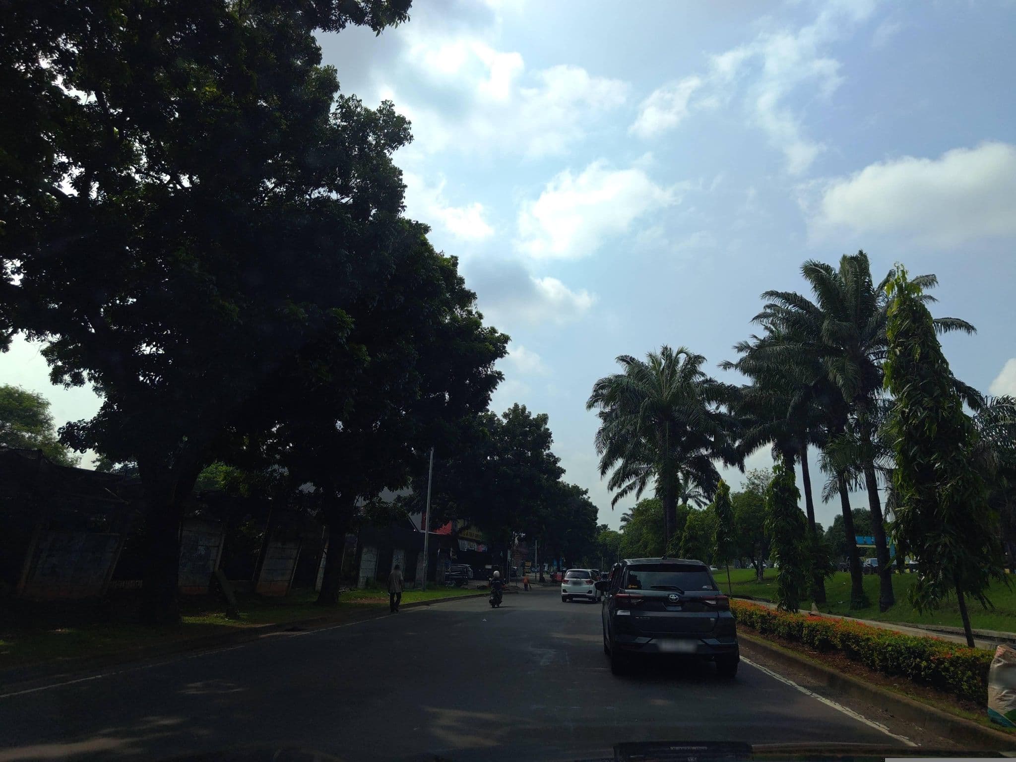 Street view near Hotel PRANAYA, Serpong — © FotoPeta (CC BY-SA · Mapillary)