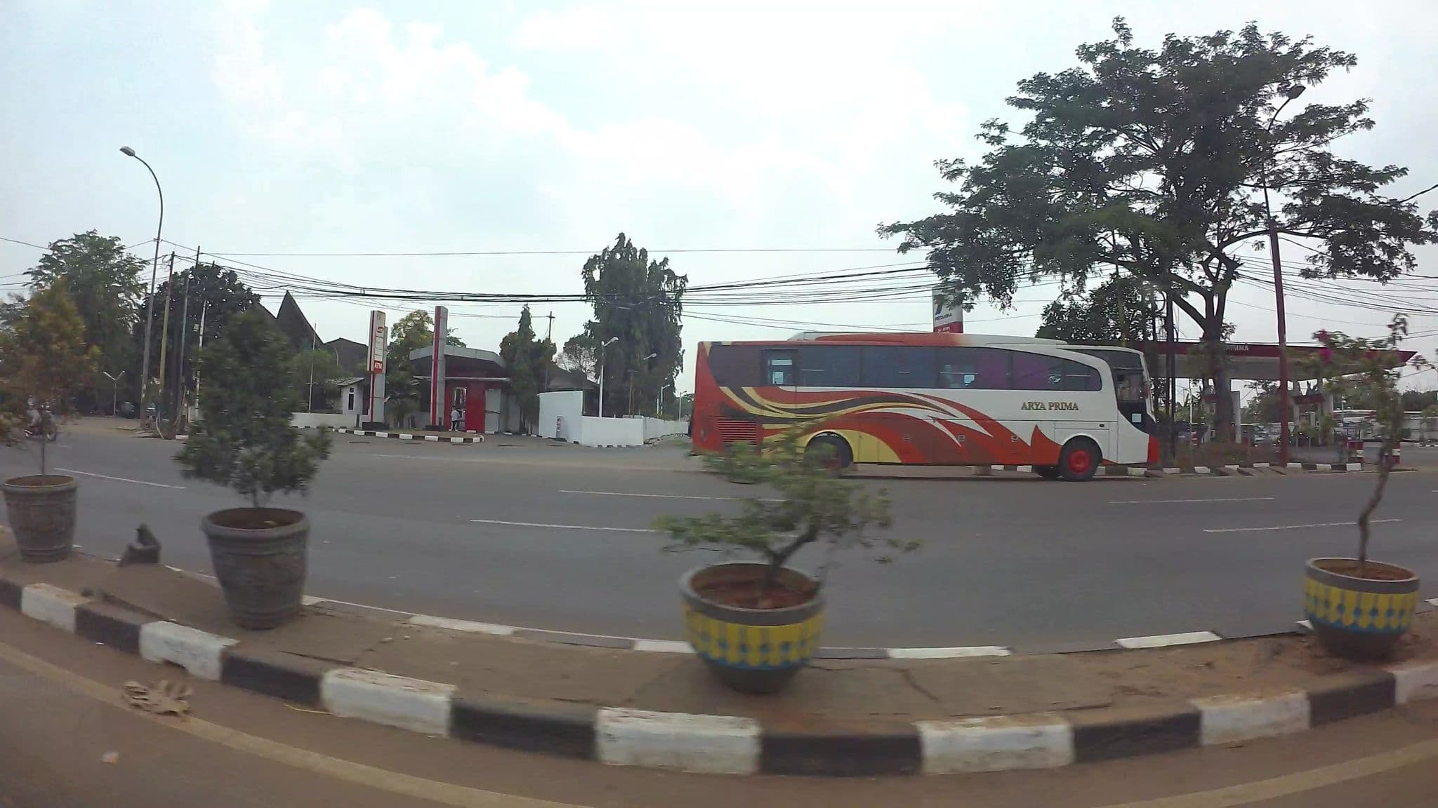 Street view near Hyper Inn Hotel Paskal Bandung, Tangerang — © kaart_3 (CC BY-SA · Mapillary)