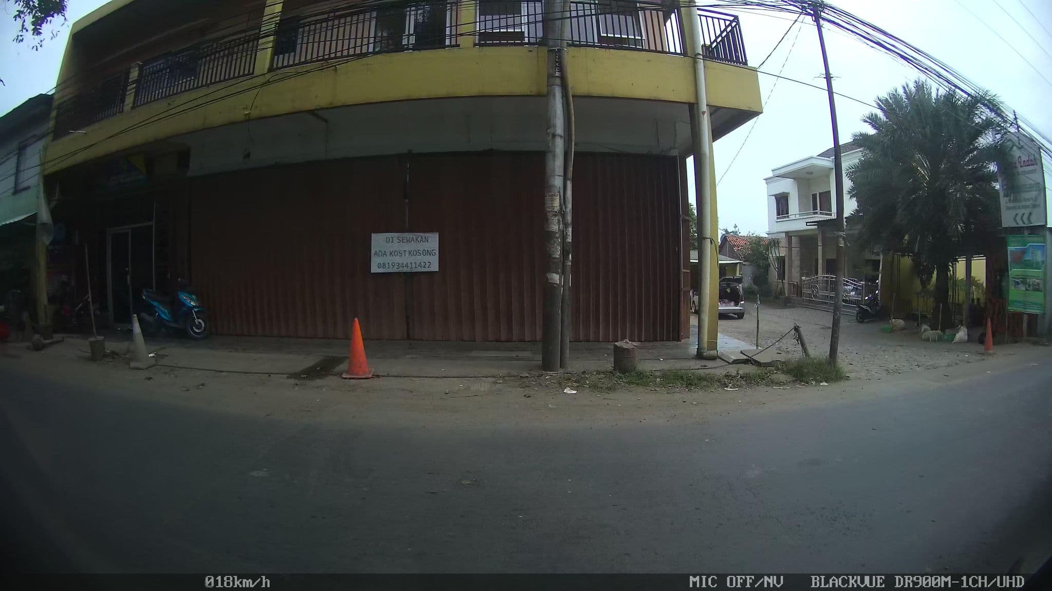 Street view near Hotel Nusa Indah, Teluknaga — © kaart_2 (CC BY-SA · Mapillary)