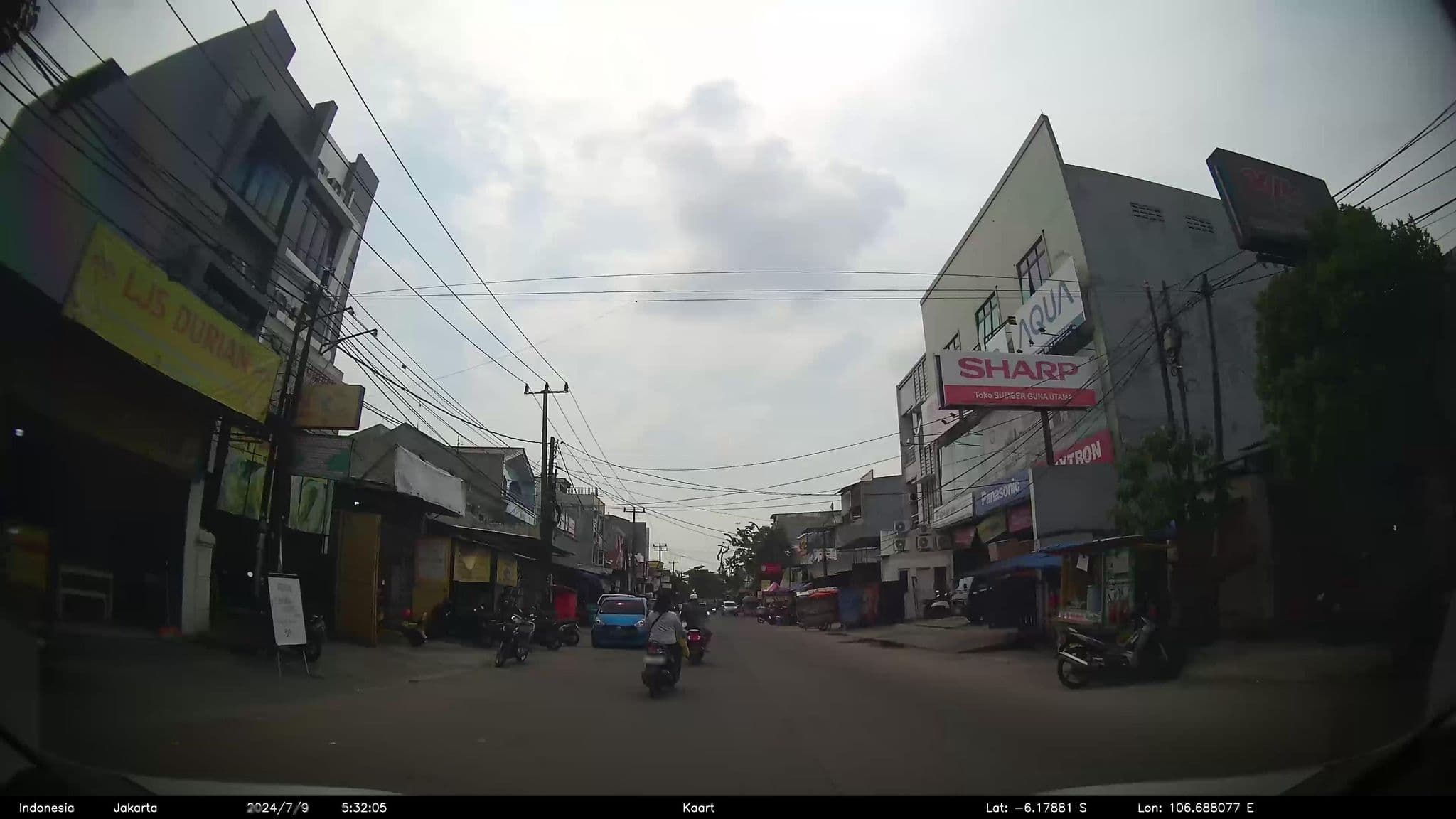 Street view near puri hotel khatulistiwa jatinangor bandung, Tangerang — © kaartcam (CC BY-SA · Mapillary)