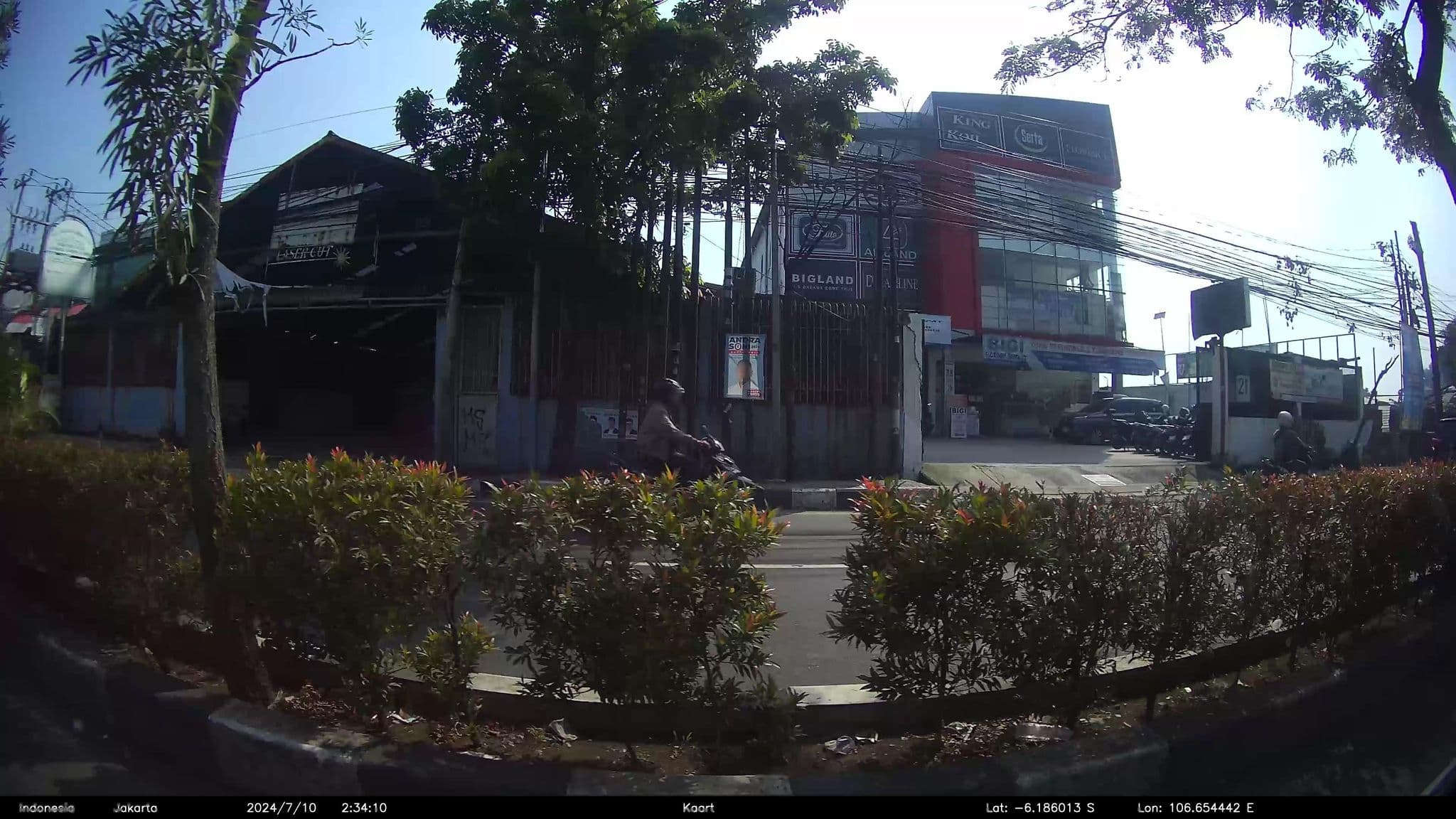Street view near Dieng Kledung Pass Hotel & Restaurant, Tangerang — © kaart_1 (CC BY-SA · Mapillary)