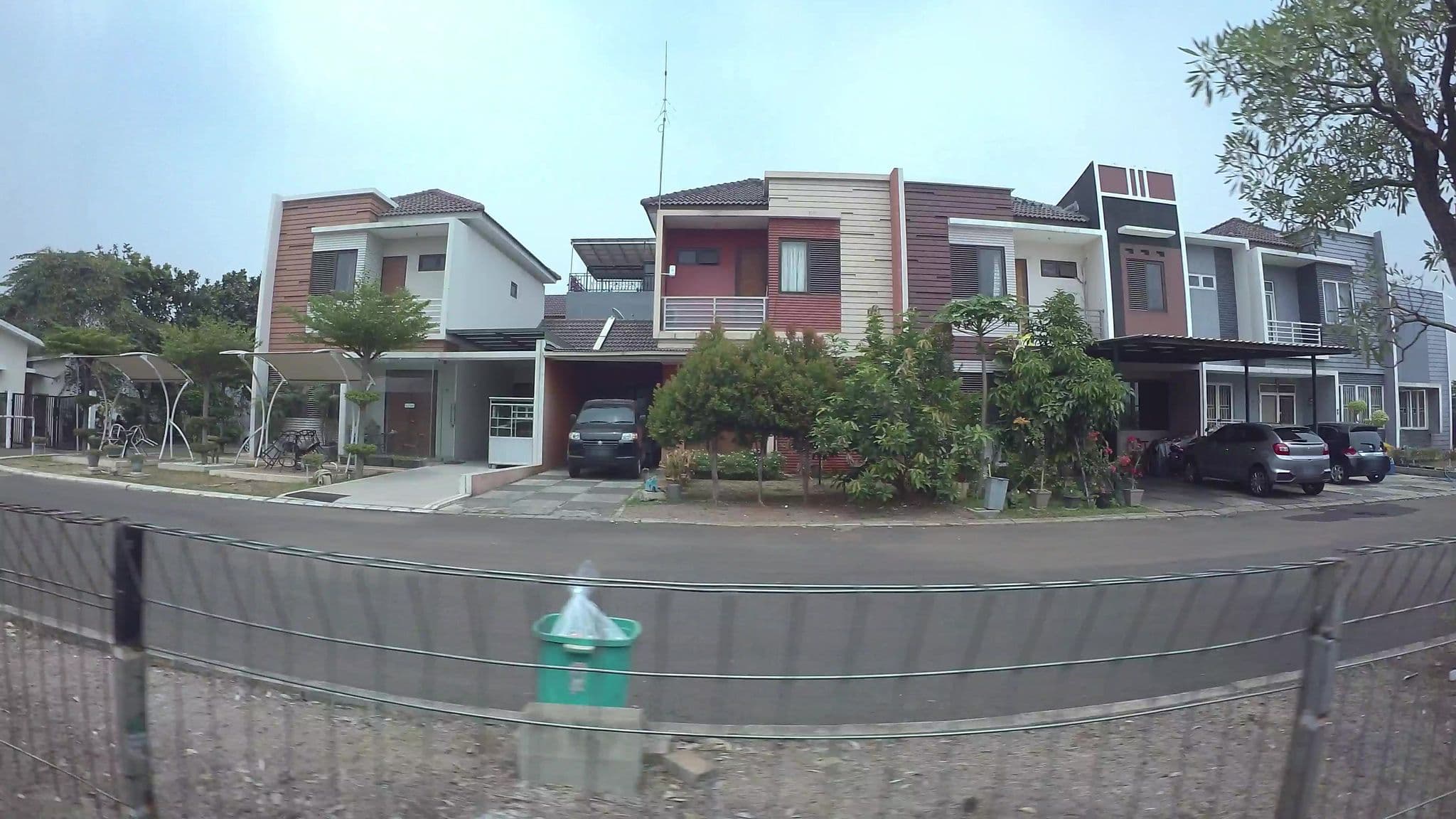 Street view near Fave Hotel, Tangerang — © kaart_3 (CC BY-SA · Mapillary)
