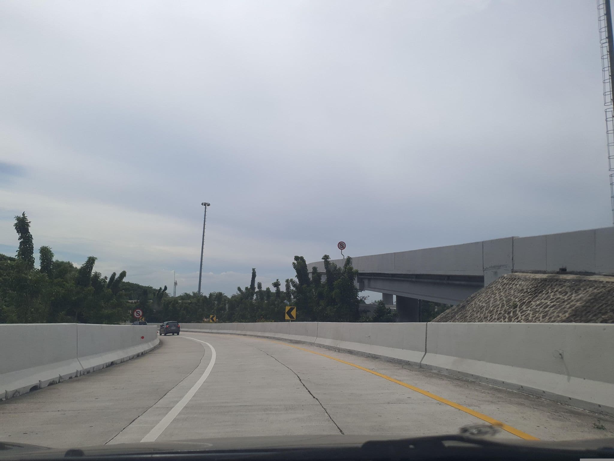Street view near Aliyah Transit Hotel, Teluknaga — © FotoPeta (CC BY-SA · Mapillary)