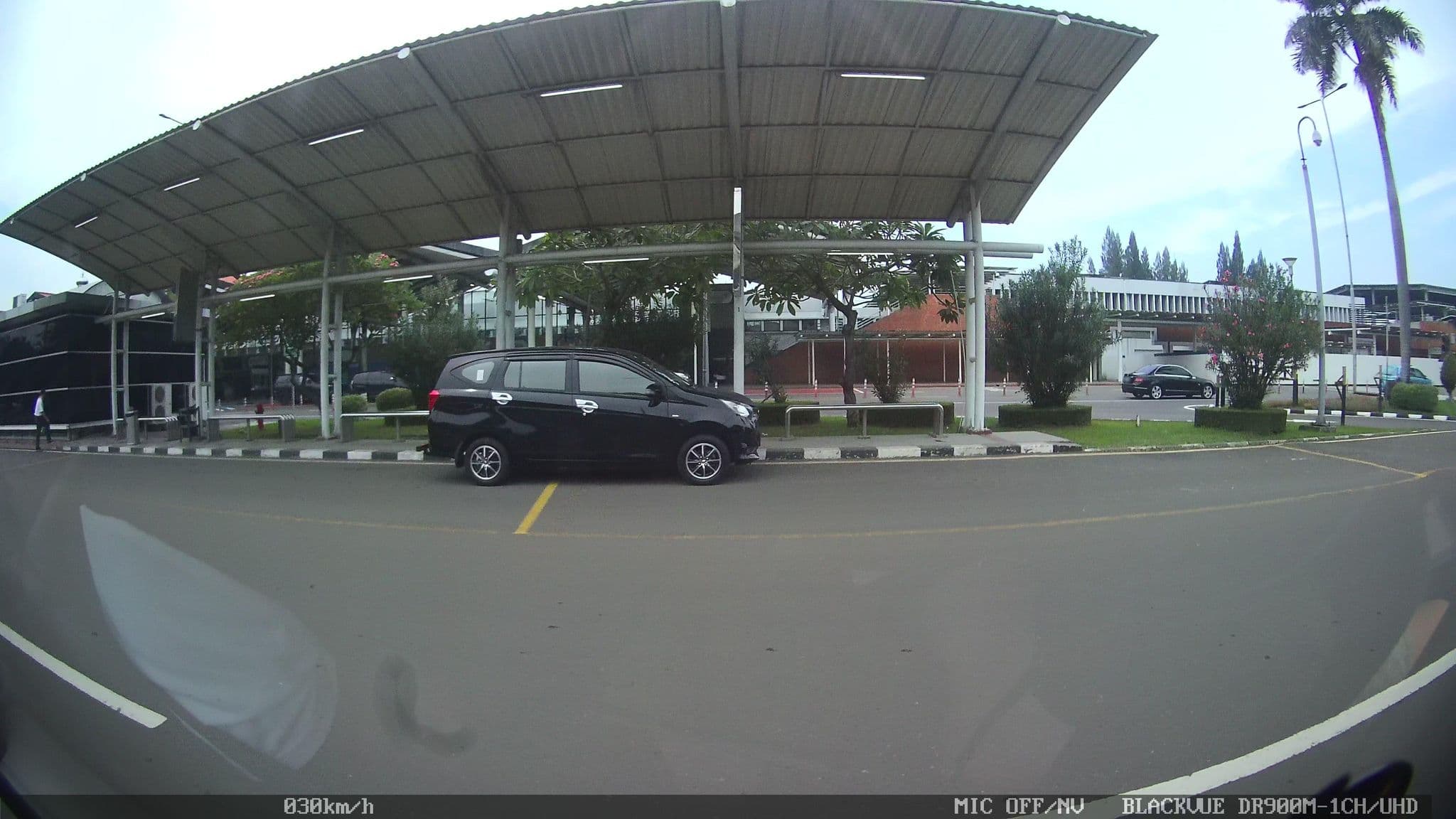Street view near Hotel Santika Palu, Teluknaga — © kaart_2 (CC BY-SA · Mapillary)