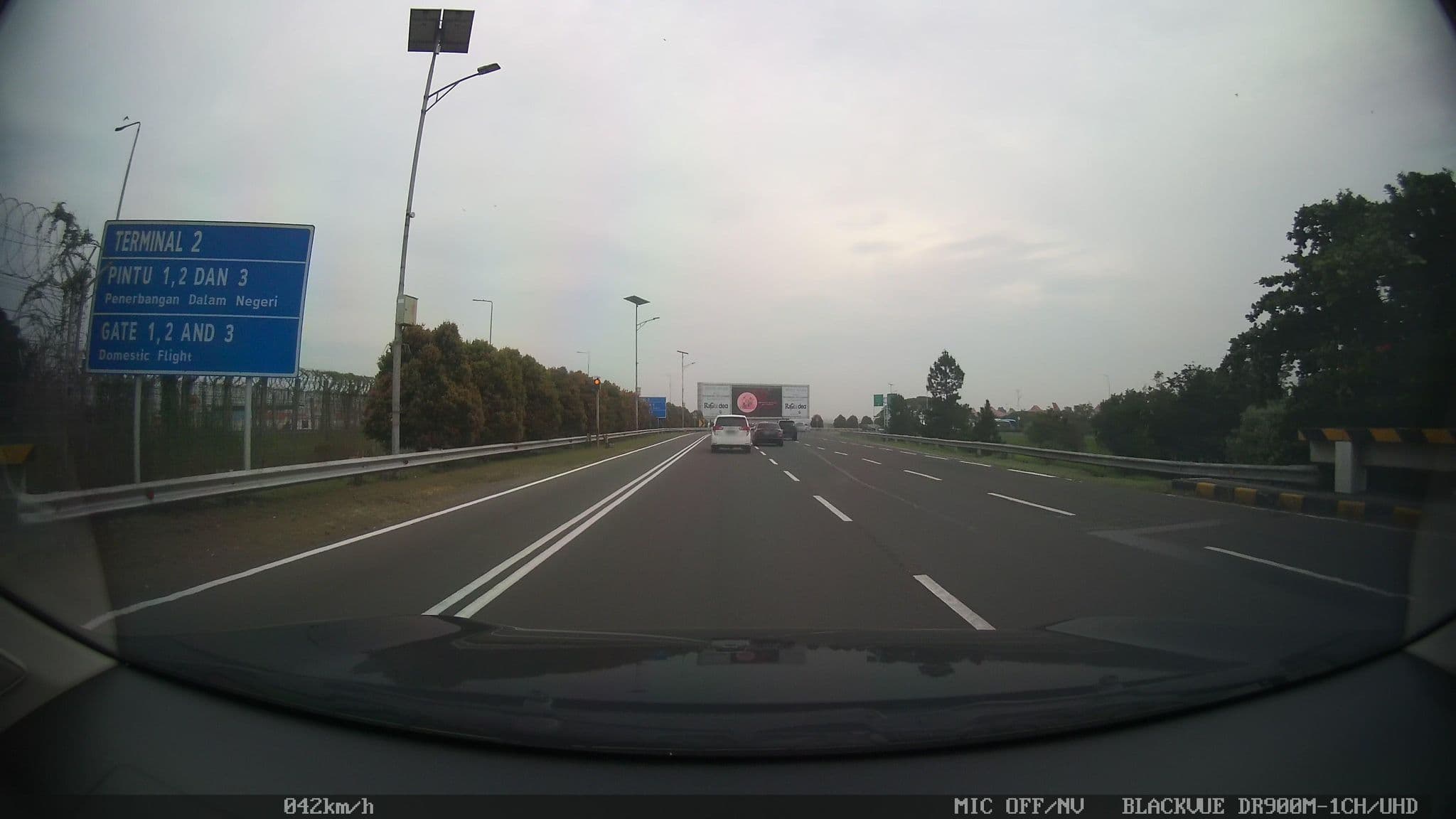 Street view near Mandarin hotel, Teluknaga — © kaart_2 (CC BY-SA · Mapillary)