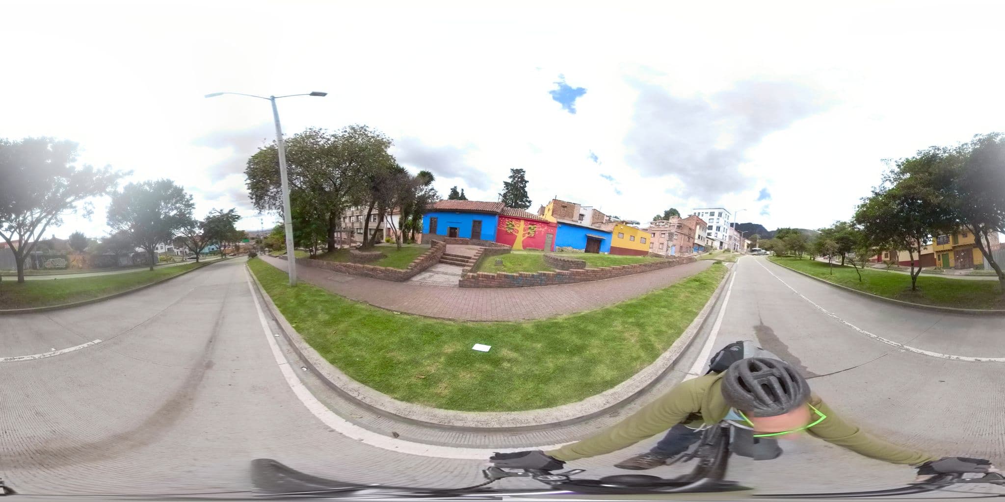 Street view near Casa del Arbol, Bogotá — © ejegg (CC BY-SA · Mapillary)