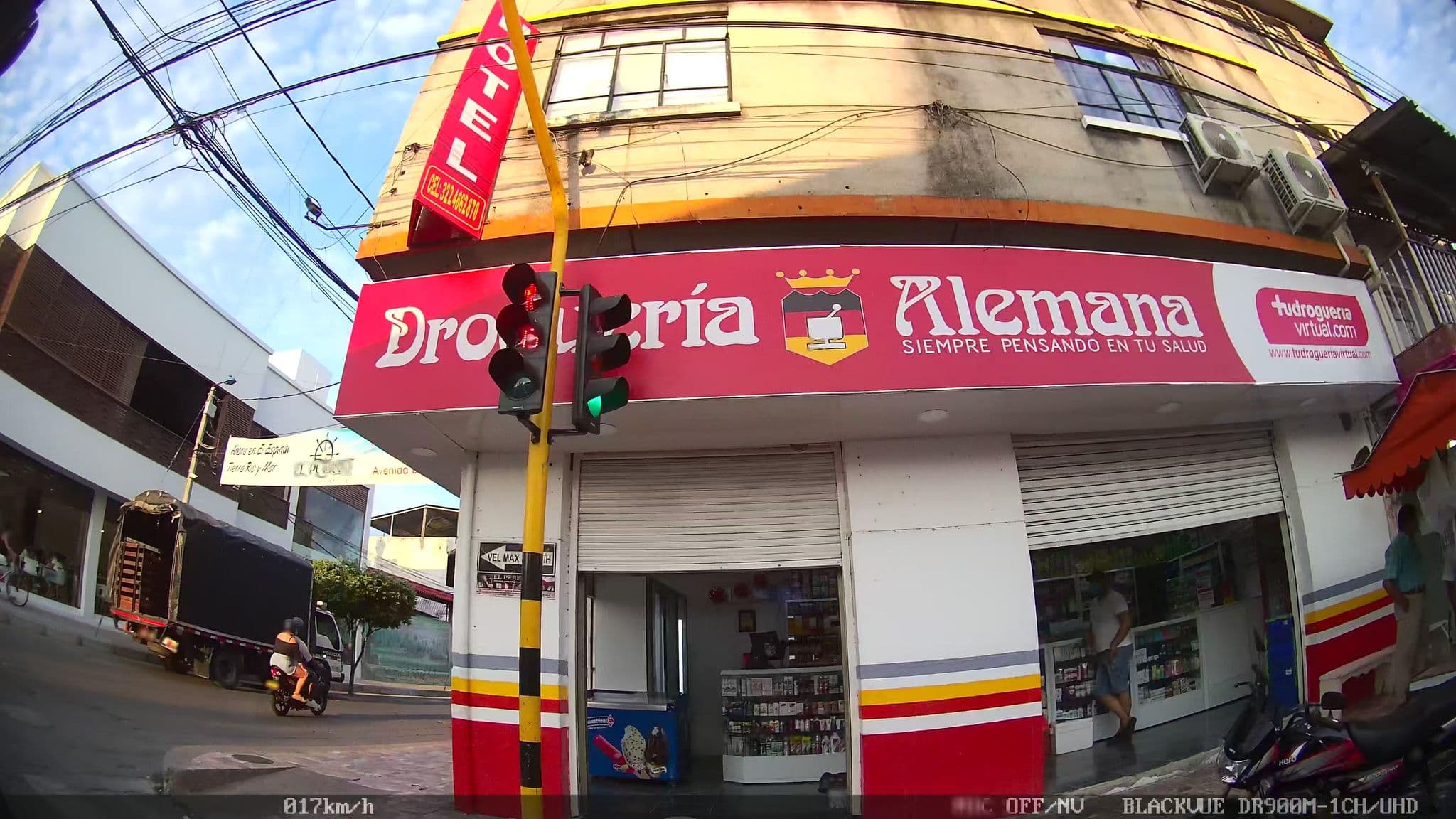 Street view near Hotel Central Park, Espinal — © kaart_2 (CC BY-SA · Mapillary)