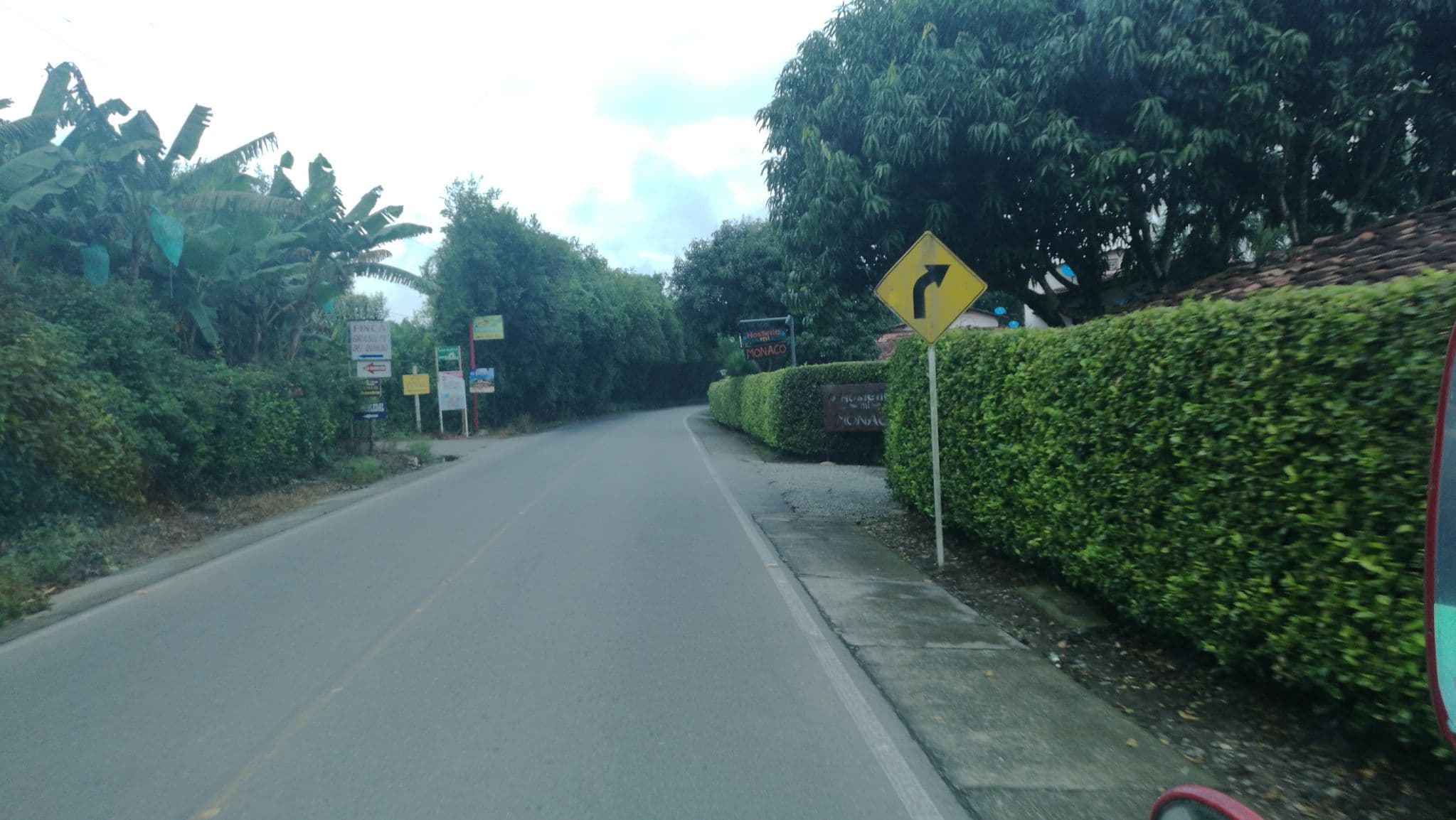 Street view near Hostería Mi Mónaco, La Tebaida — © namara (CC BY-SA · Mapillary)