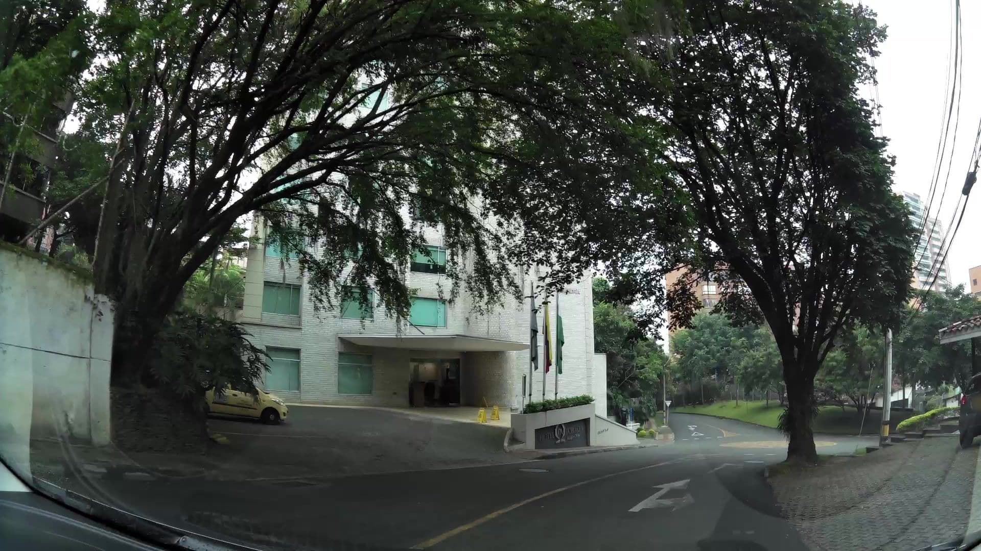 Street view near Hotel Poblado Alejandria, Envigado — © kaartcam (CC BY-SA · Mapillary)