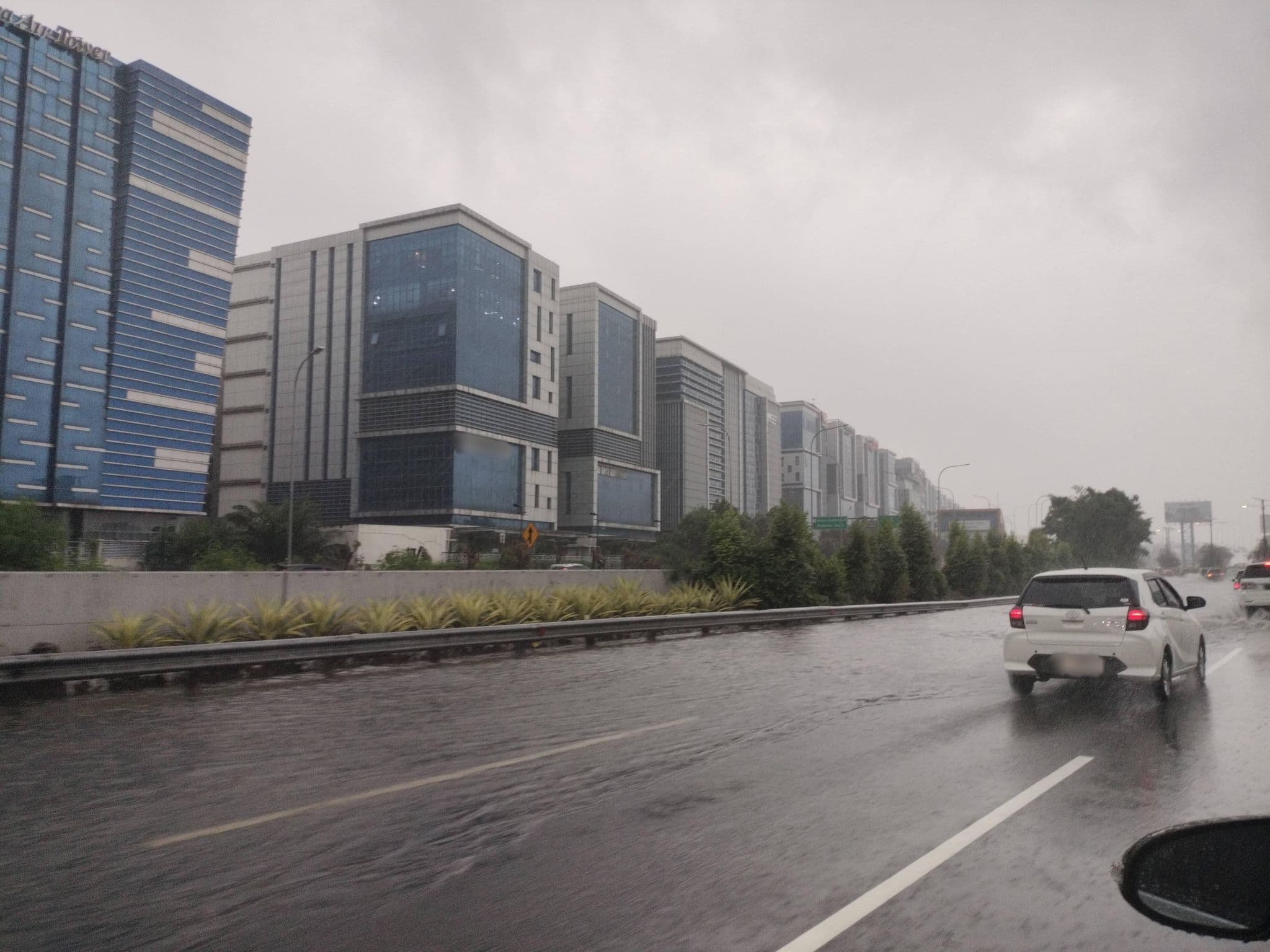 Street view near Shangrila, Teluknaga — © AWH (CC BY-SA · Mapillary)