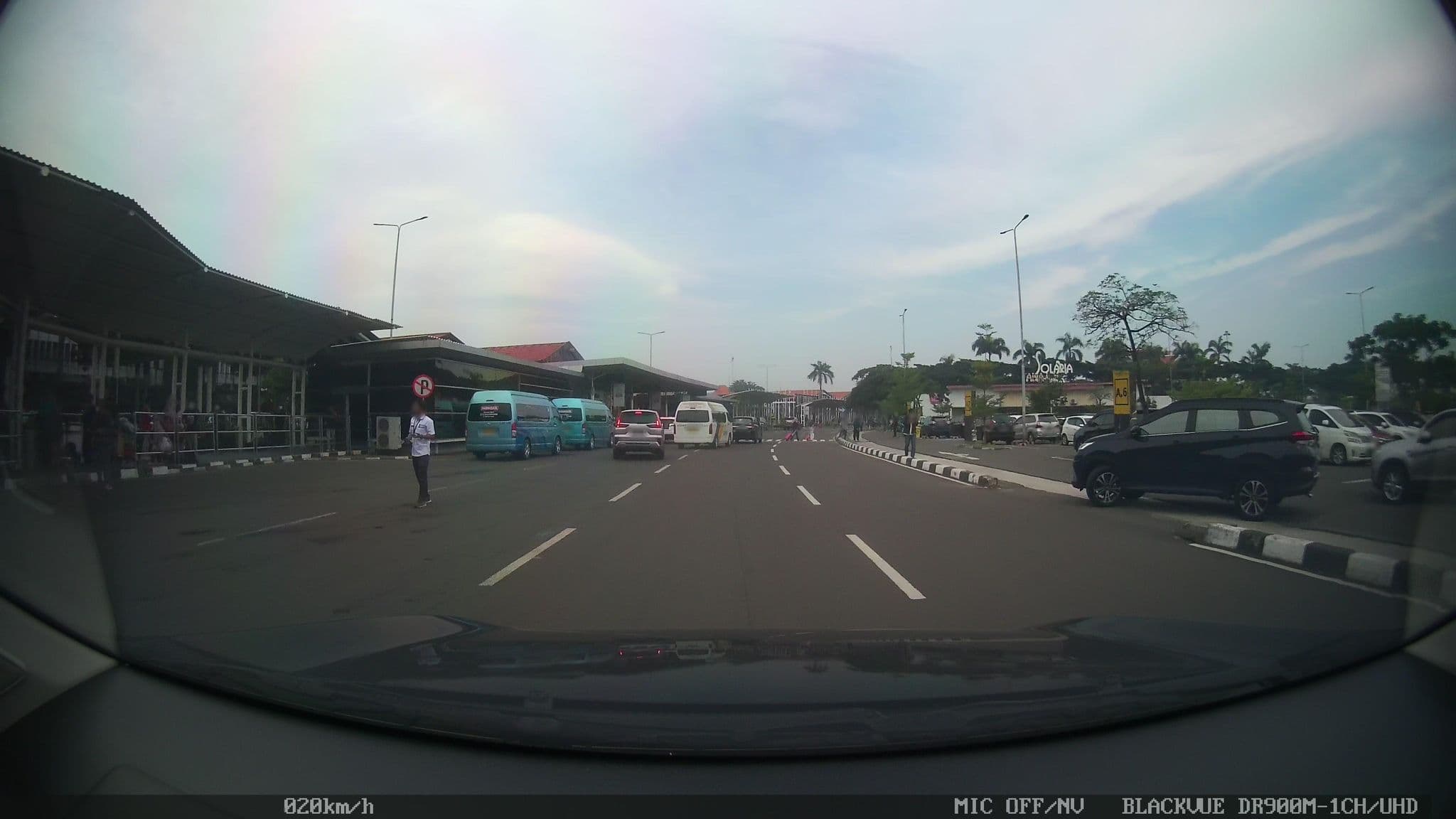 Street view near Hotel Mason Pine, Teluknaga — © kaart_2 (CC BY-SA · Mapillary)