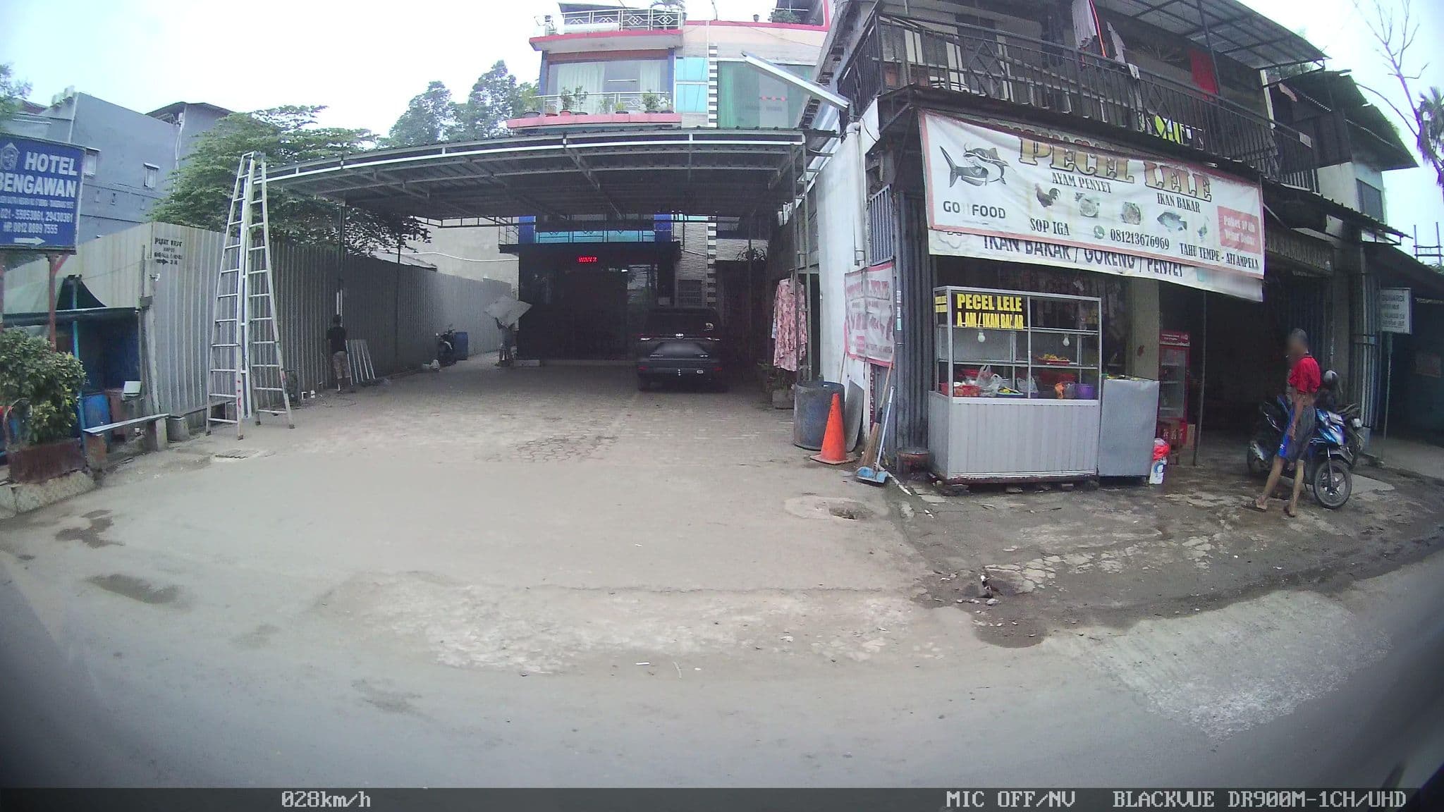 Street view near Hotel begawan, Teluknaga — © kaart_2 (CC BY-SA · Mapillary)