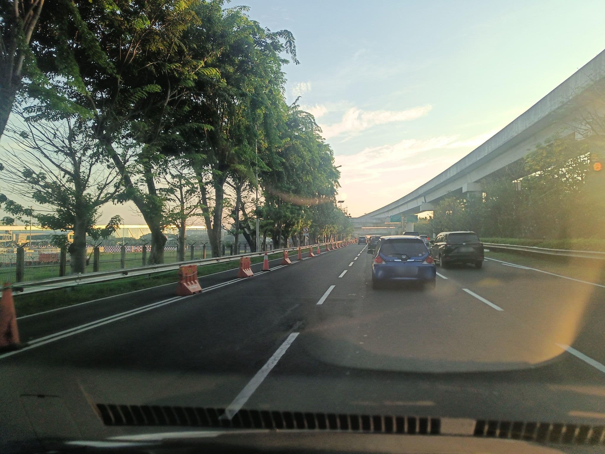 Street view near Hotel Tunteja Jl. Riau 1 No. 34 Pekan Baru, Teluknaga — © hen0ch (CC BY-SA · Mapillary)