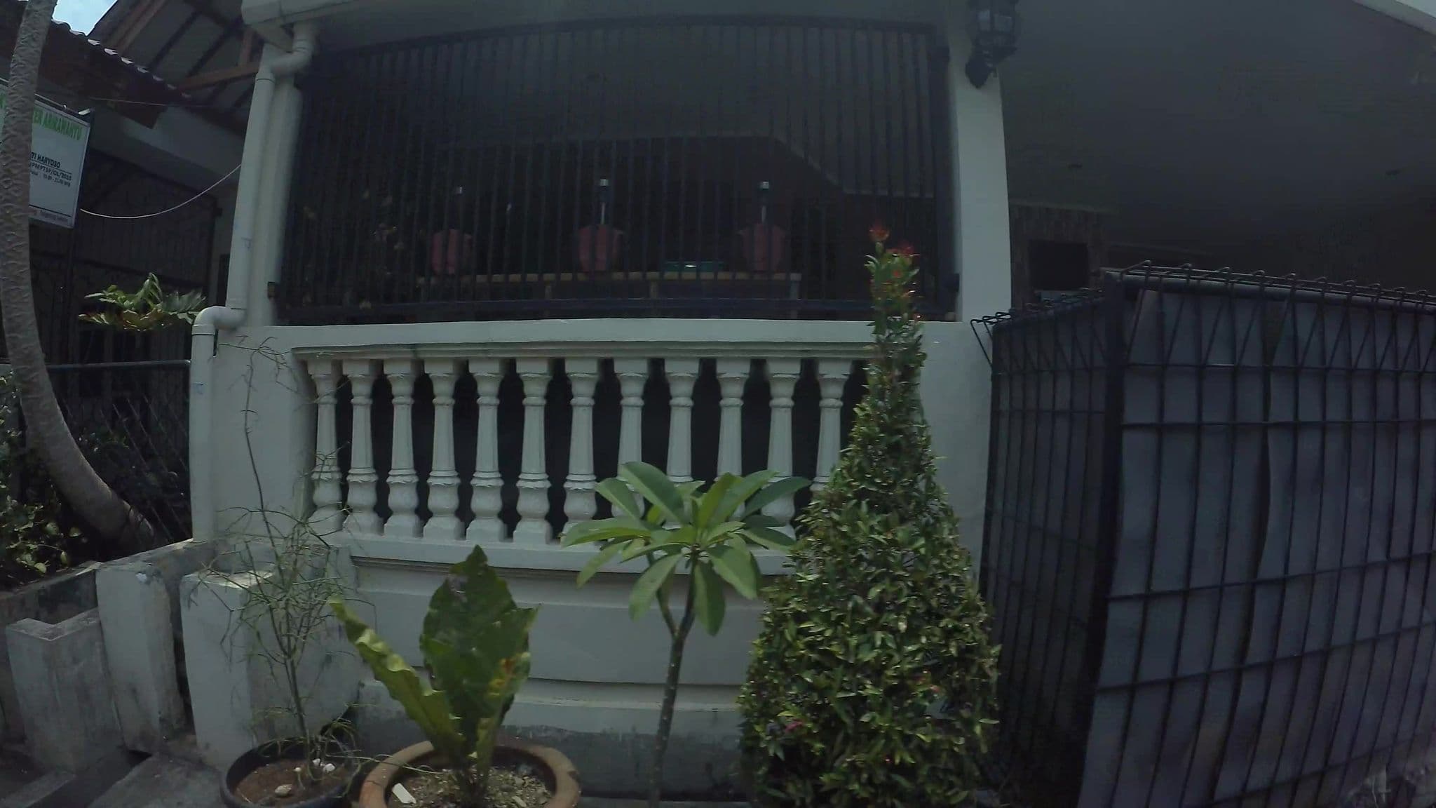 Street view near Renaissance Harbour View Hotel Hongkong, Pamulang — © kaart_3 (CC BY-SA · Mapillary)