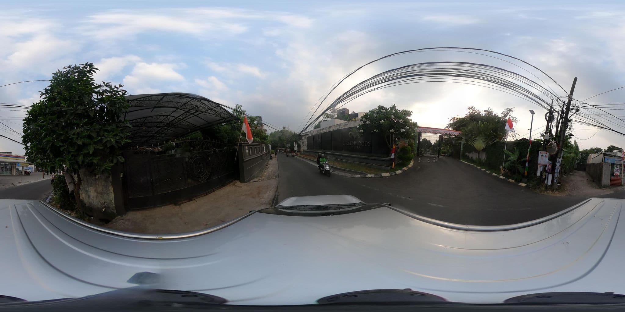 Street view near Hotel Quintus, South Tangerang — © kaart_1 (CC BY-SA · Mapillary)