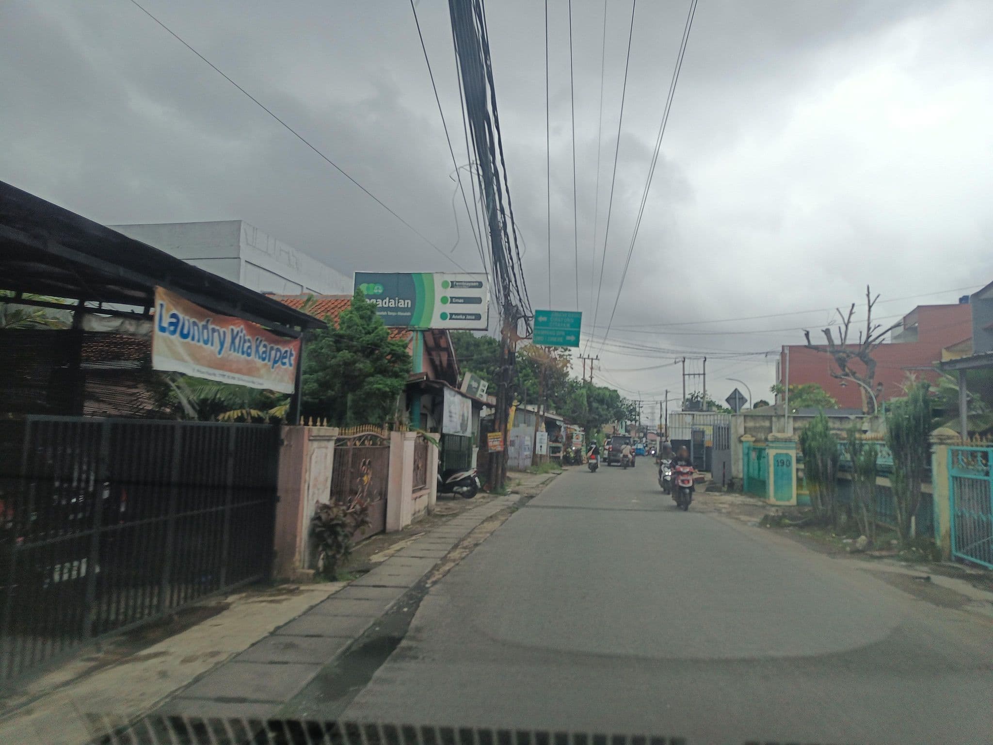 Street view near Hotel Puri Asri Magelang, Depok — © hen0ch (CC BY-SA · Mapillary)