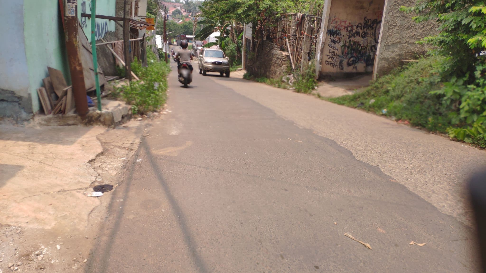 Street view near Grand Tjokro jl Gejayan 37 yogyakarta, Sawangan — © yoseka (CC BY-SA · Mapillary)
