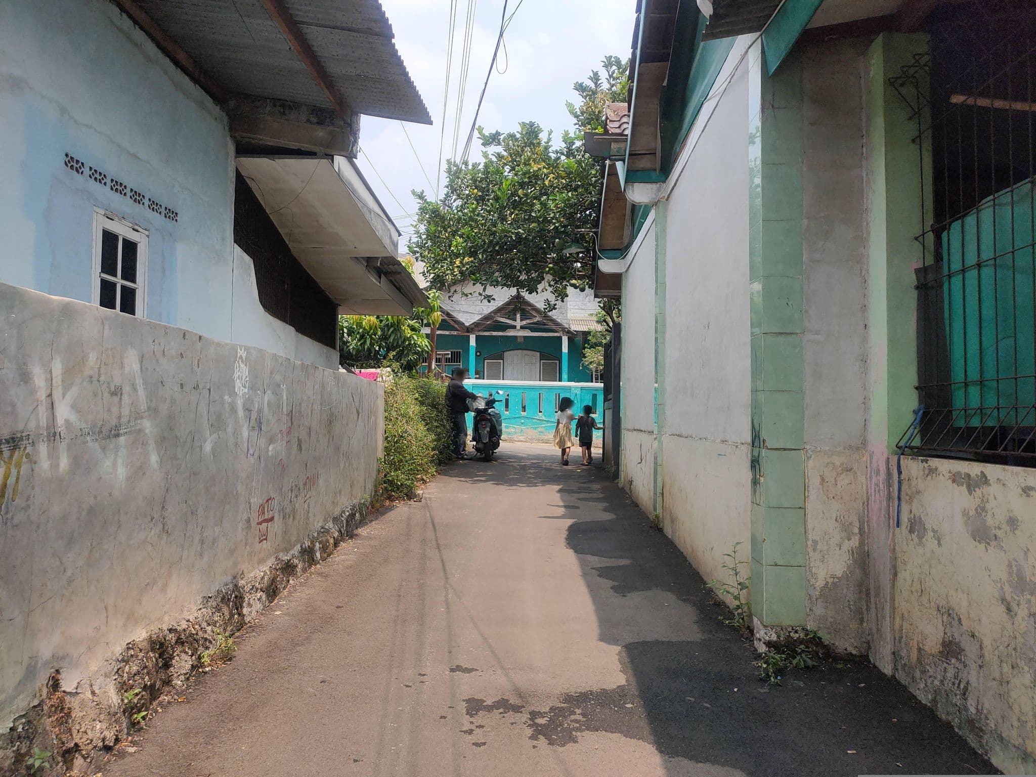 Street view near Markus Room, Shikenah Village, Sawangan — © Kaart_Local (CC BY-SA · Mapillary)