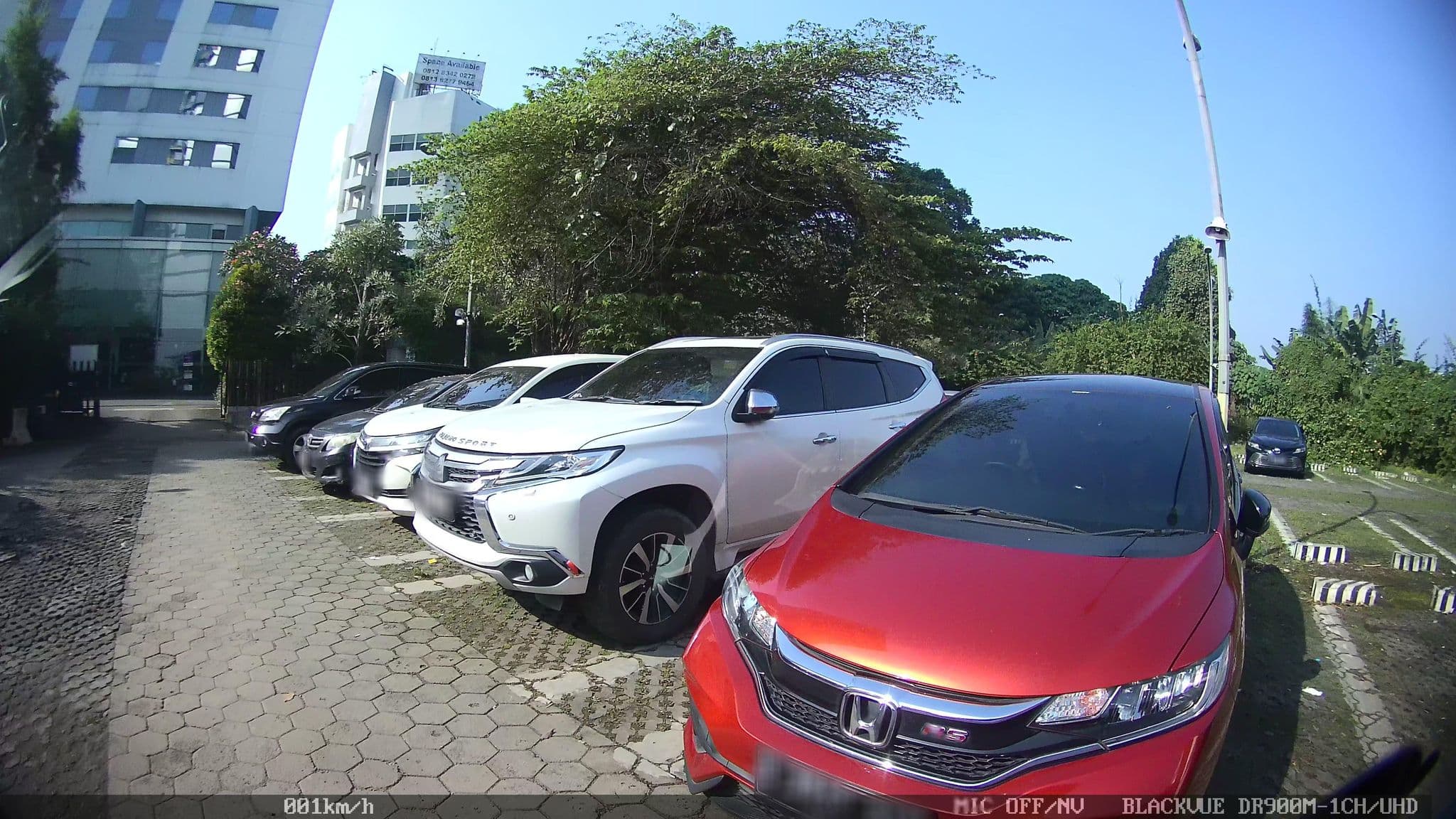 Street view near Mercure Hotel, South Tangerang — © kaart_2 (CC BY-SA · Mapillary)