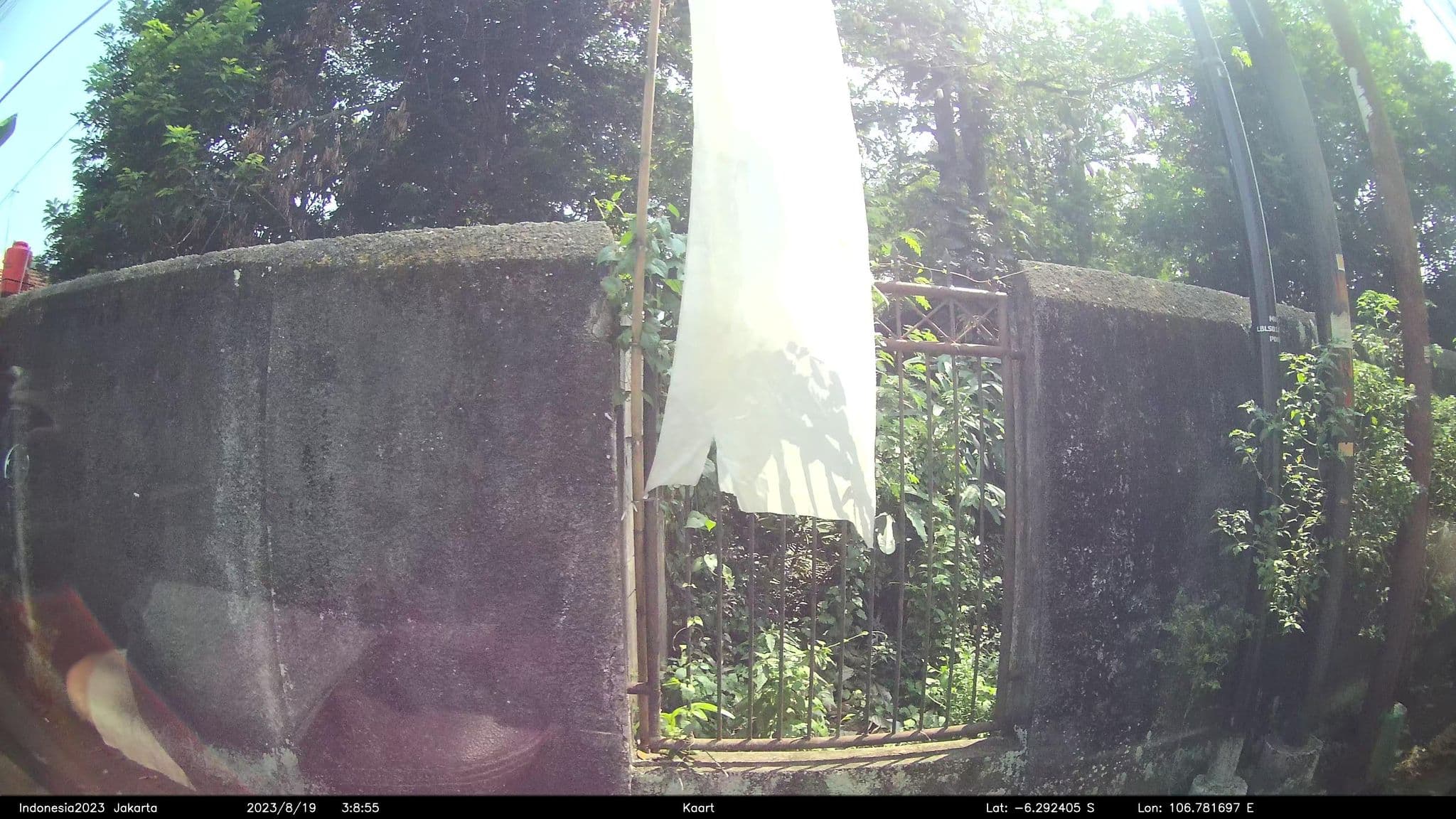 Street view near dara's castil, South Tangerang — © kaart_2 (CC BY-SA · Mapillary)