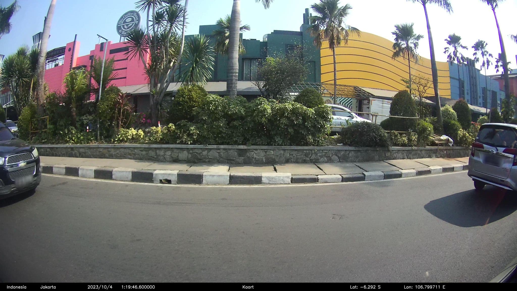 Street view near Swimming Pool Lor In Hotel Sentul, Pamulang — © kaart_2 (CC BY-SA · Mapillary)