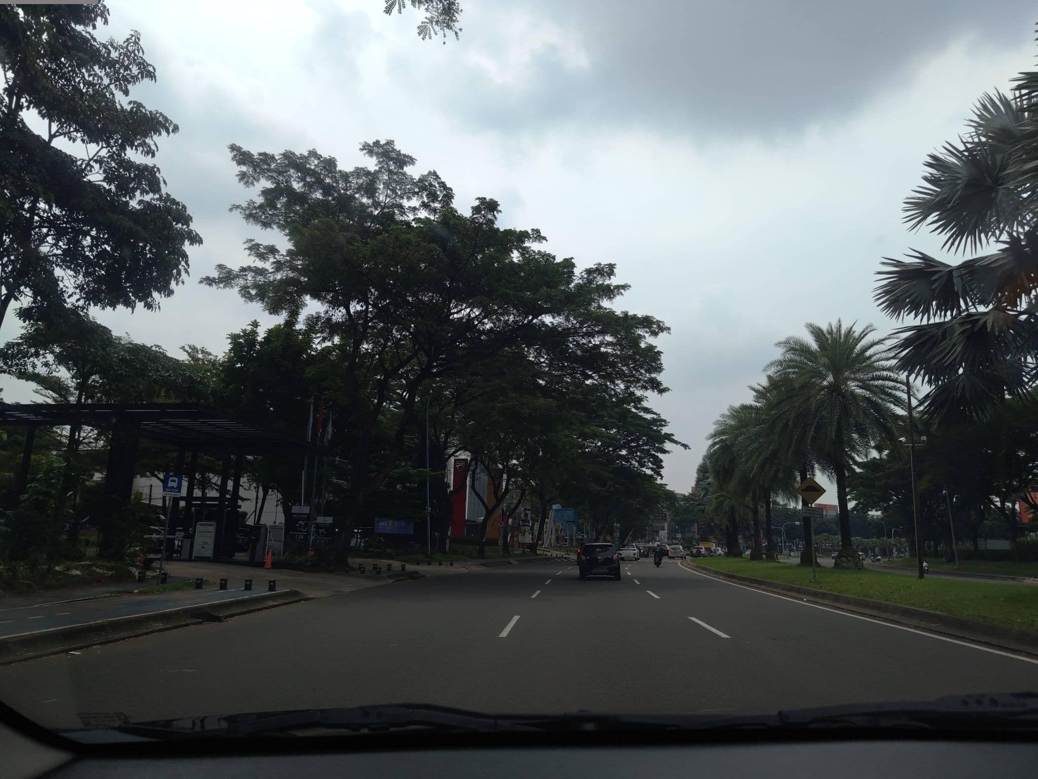 Street view near Aviary Bintaro, South Tangerang — © FotoPeta (CC BY-SA · Mapillary)