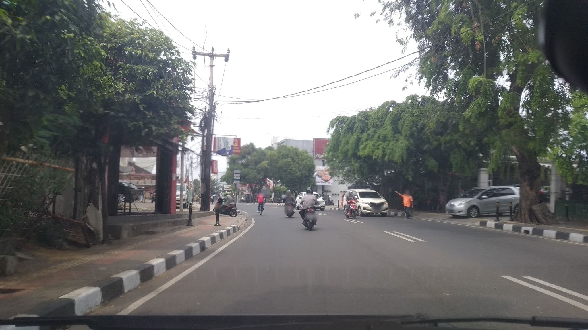 Street view near Hotel Utami Sumekar, South Tangerang — © benjidad (CC BY-SA · Mapillary)