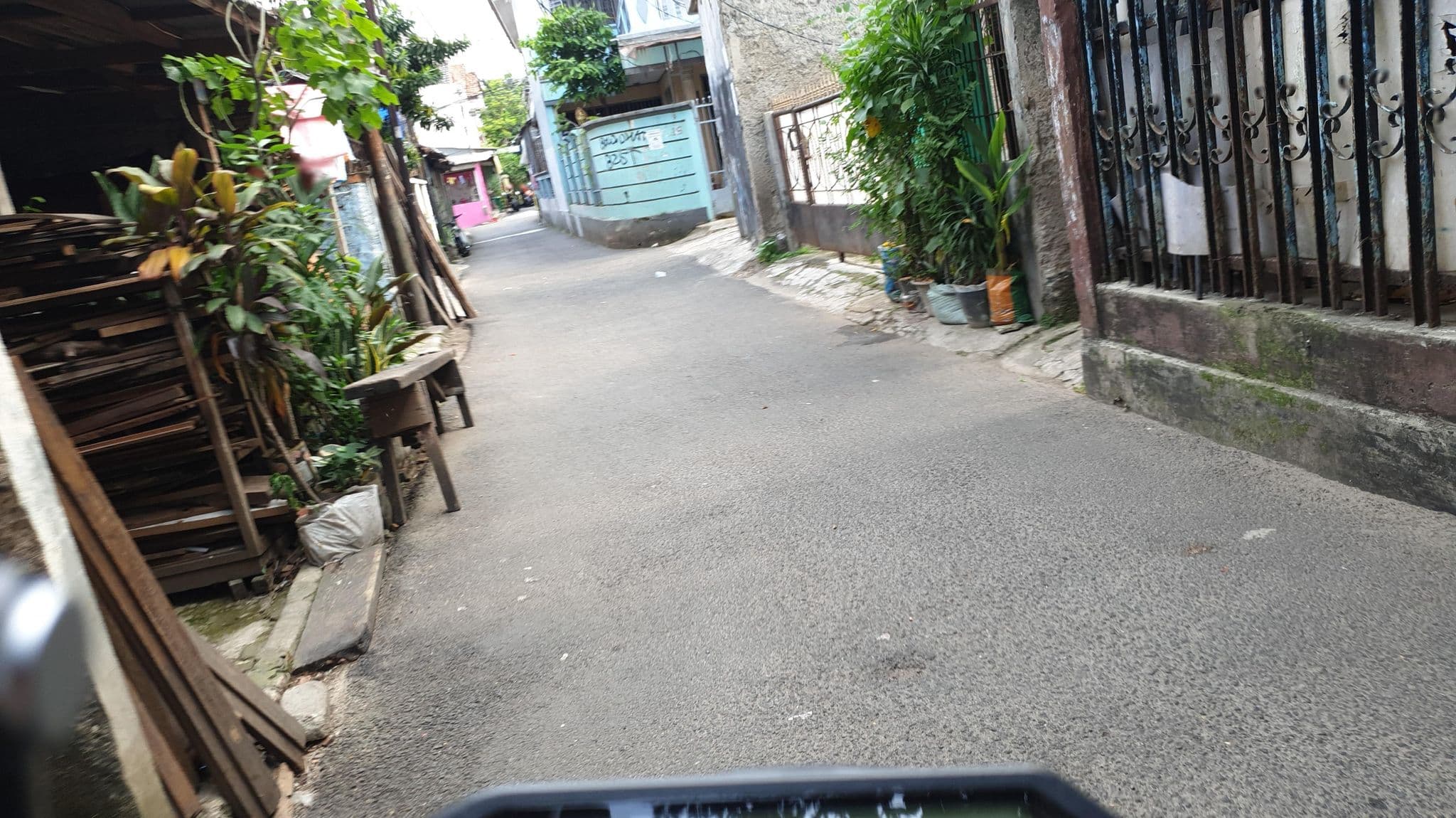 Street view near Aphrodite residence, South Tangerang — © Kaart_Local (CC BY-SA · Mapillary)