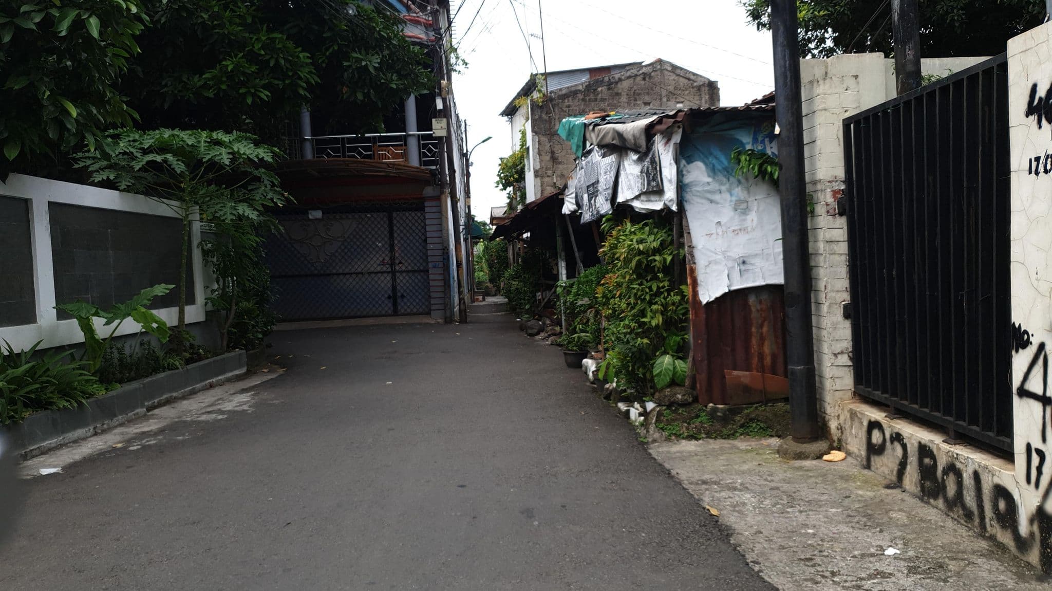 Street view near Wir Hotel, South Tangerang — © Kaart_Local (CC BY-SA · Mapillary)