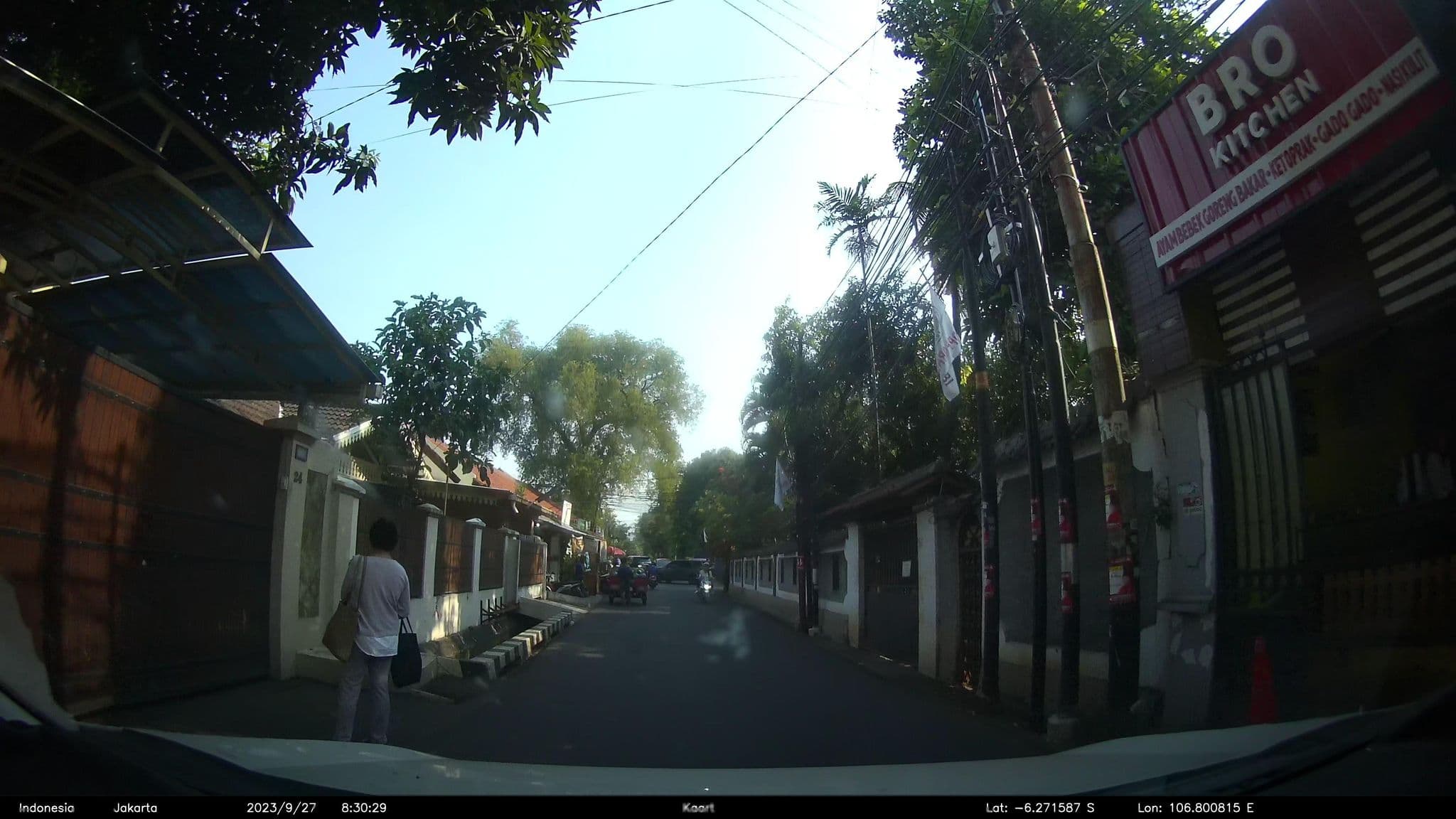 Street view near Leona's Life Beauty, Jakarta — © kaart_2 (CC BY-SA · Mapillary)