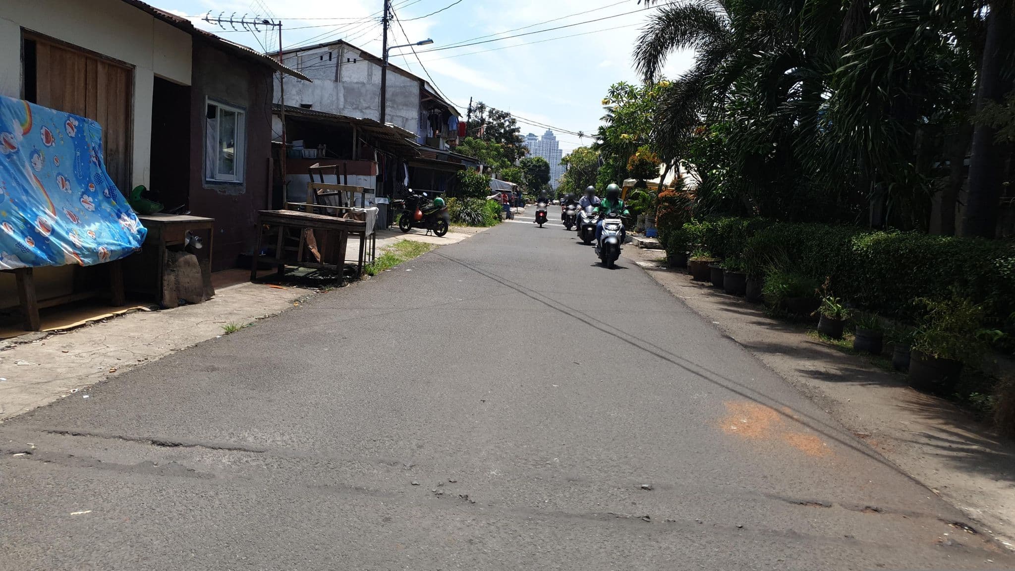 Street view near Grand Clarion Hotel, South Tangerang — © Kaart_Local (CC BY-SA · Mapillary)