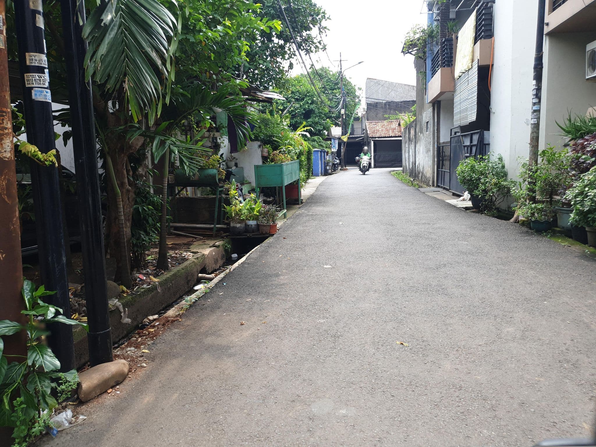 Street view near Hotel Bukit Randu, South Tangerang — © Kaart_Local (CC BY-SA · Mapillary)