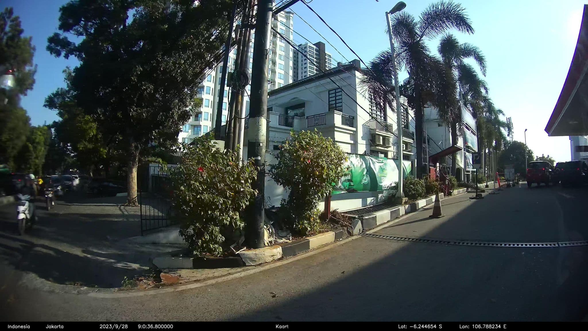 Street view near Gandaria Service Residence, Jakarta — © kaart_2 (CC BY-SA · Mapillary)