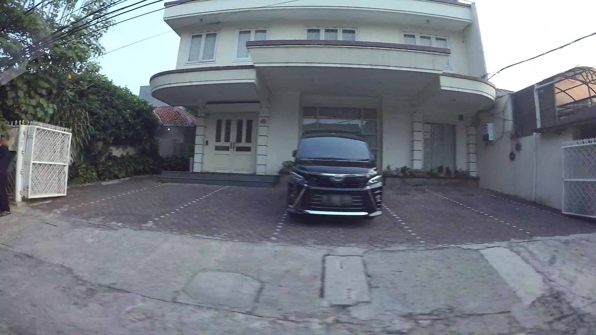 Street view near melawai international hotel,jakarta selatan, Jakarta — © kaart_3 (CC BY-SA · Mapillary)