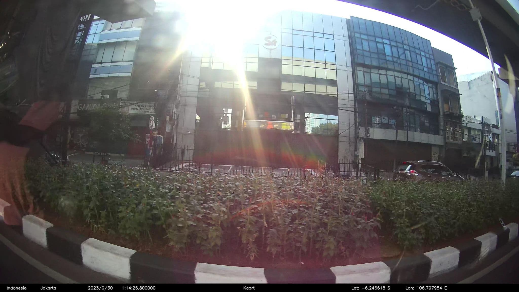 Street view near Airy Blok M Panglima Polim, Jakarta — © kaart5 (CC BY-SA · Mapillary)