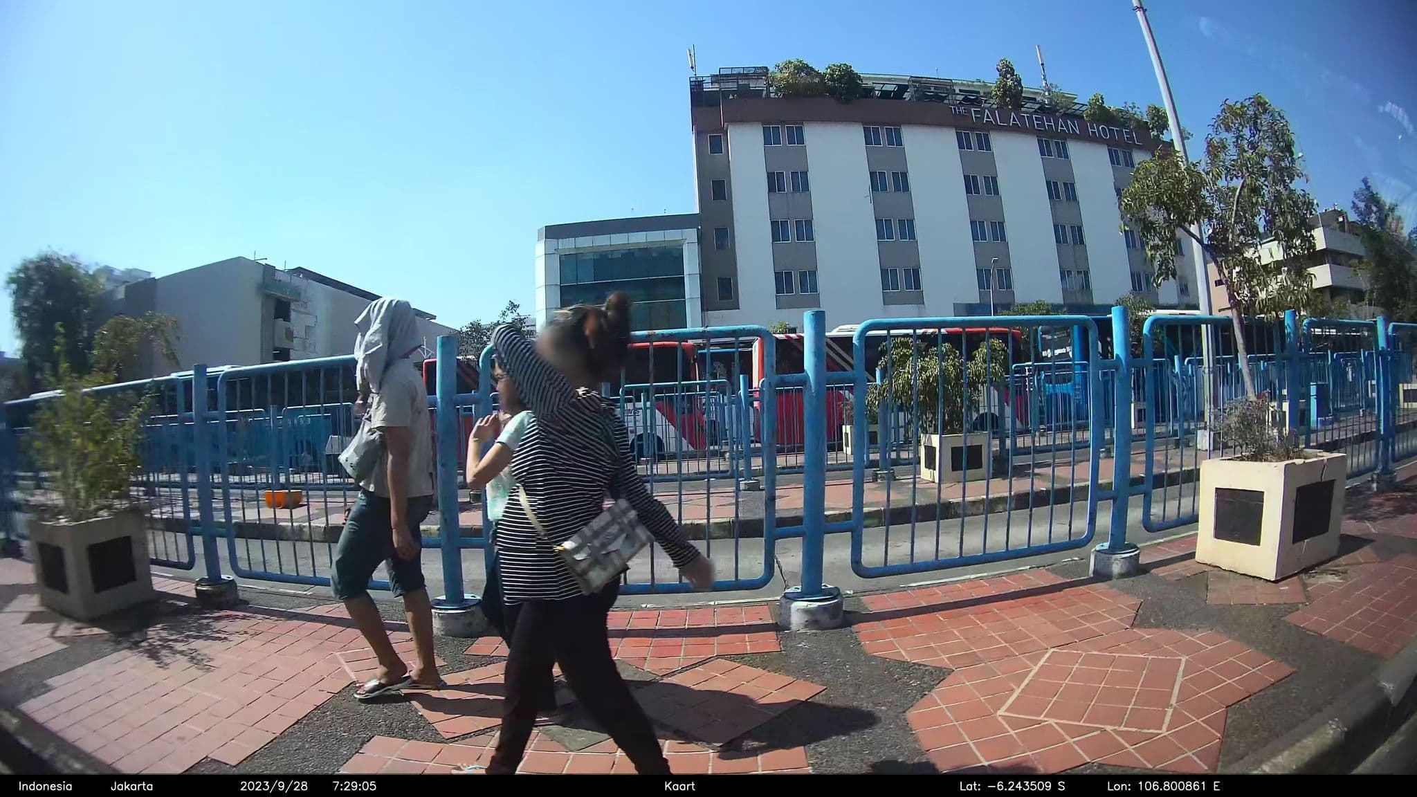 Street view near Amazing Hotel Blok M, Jakarta — © kaart_2 (CC BY-SA · Mapillary)
