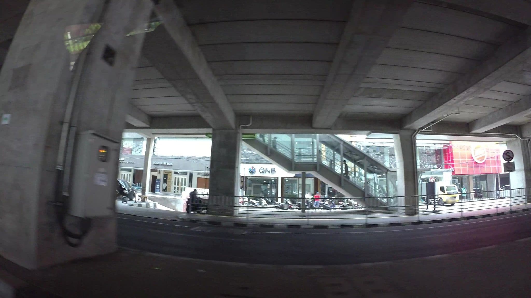Street view near Neo Hotel, Jakarta — © kaart_3 (CC BY-SA · Mapillary)