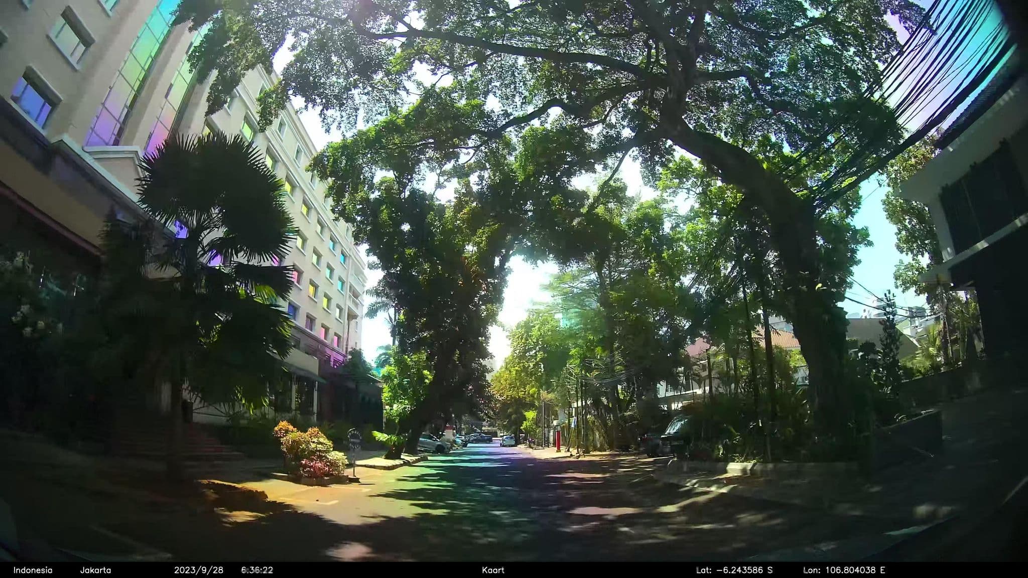 Street view near Ambhara room 4431, Jakarta — © kaart_2 (CC BY-SA · Mapillary)