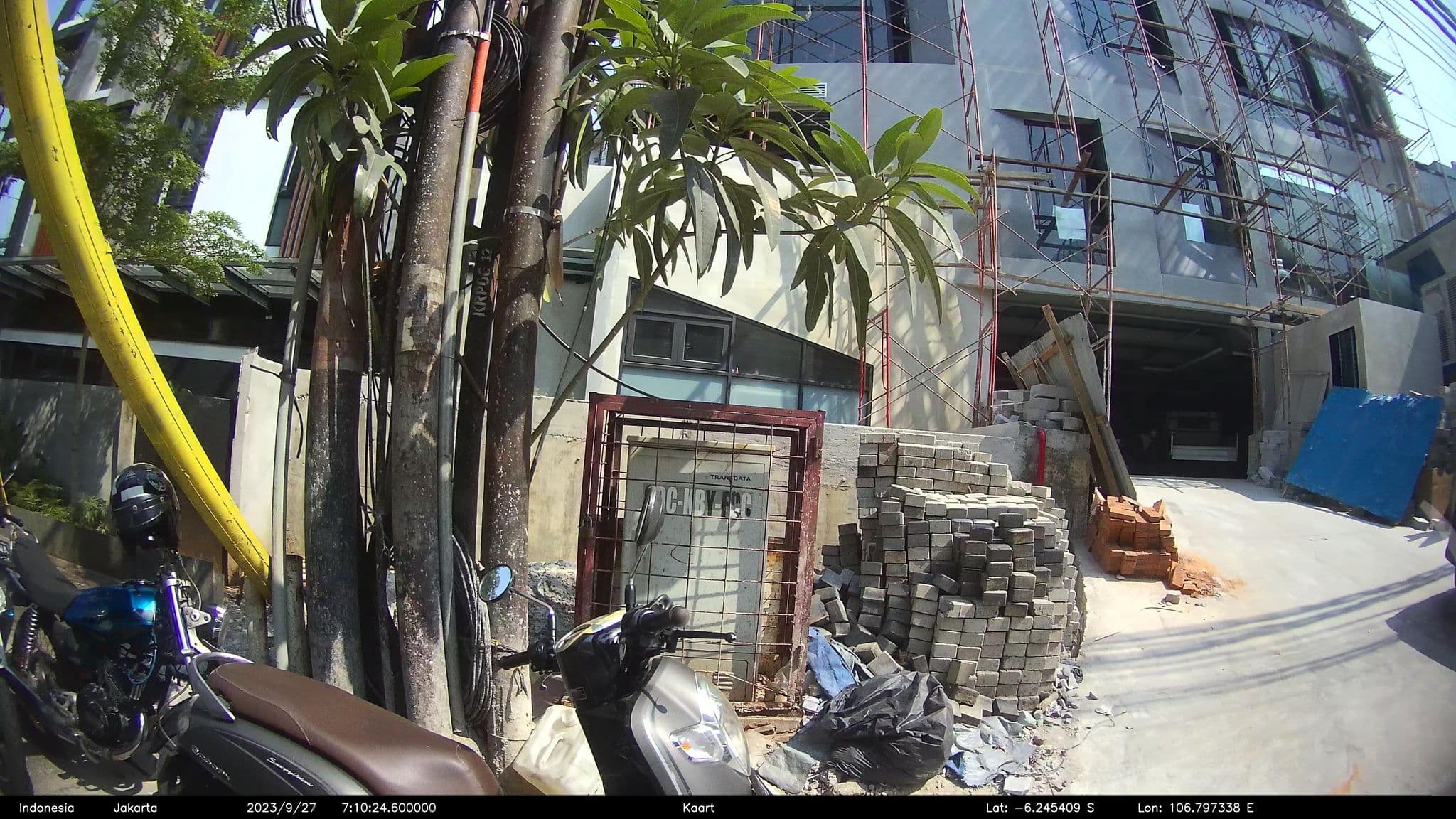 Street view near Sampit Residence, Jakarta — © kaart_2 (CC BY-SA · Mapillary)