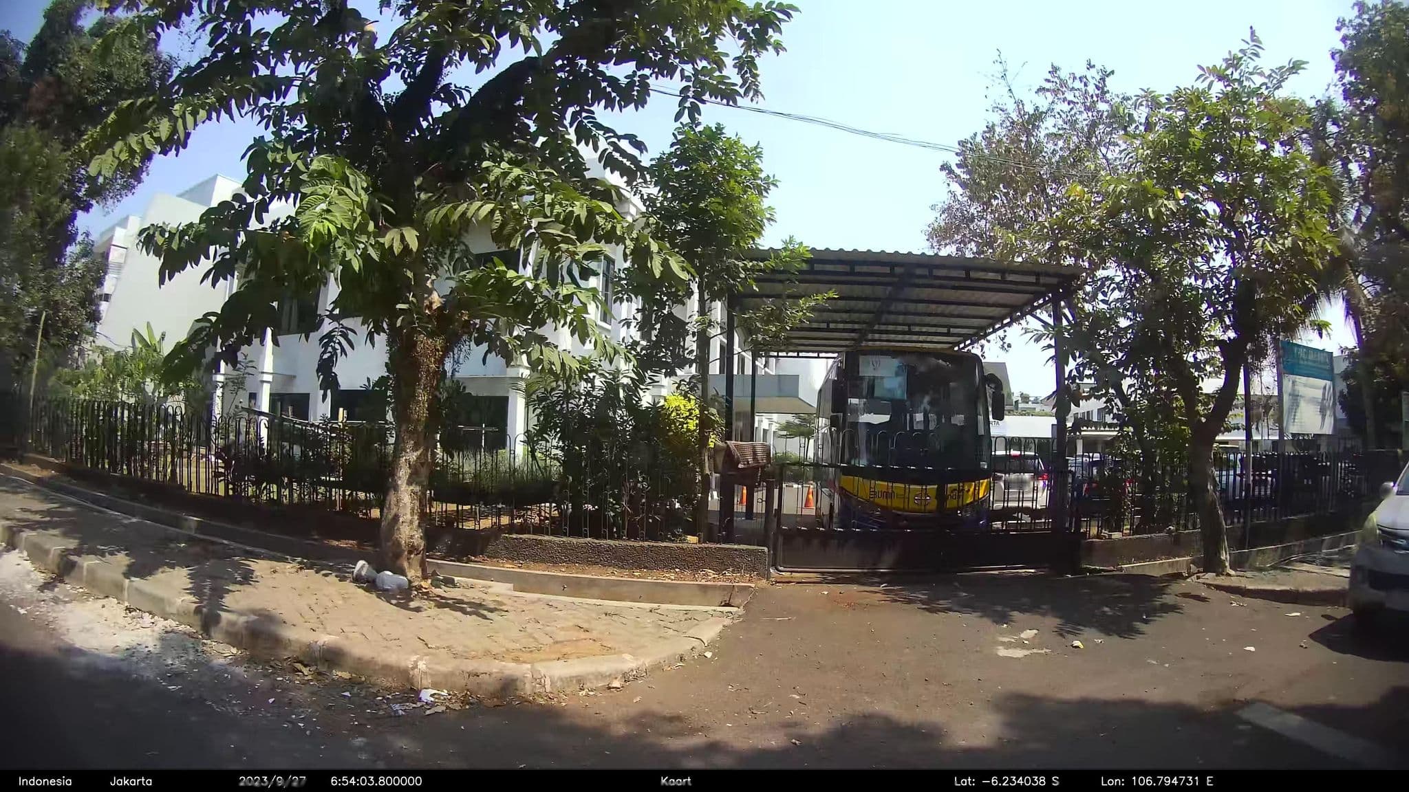 Street view near Quality Plaza Hotel, Makassar, Jakarta — © kaart_2 (CC BY-SA · Mapillary)