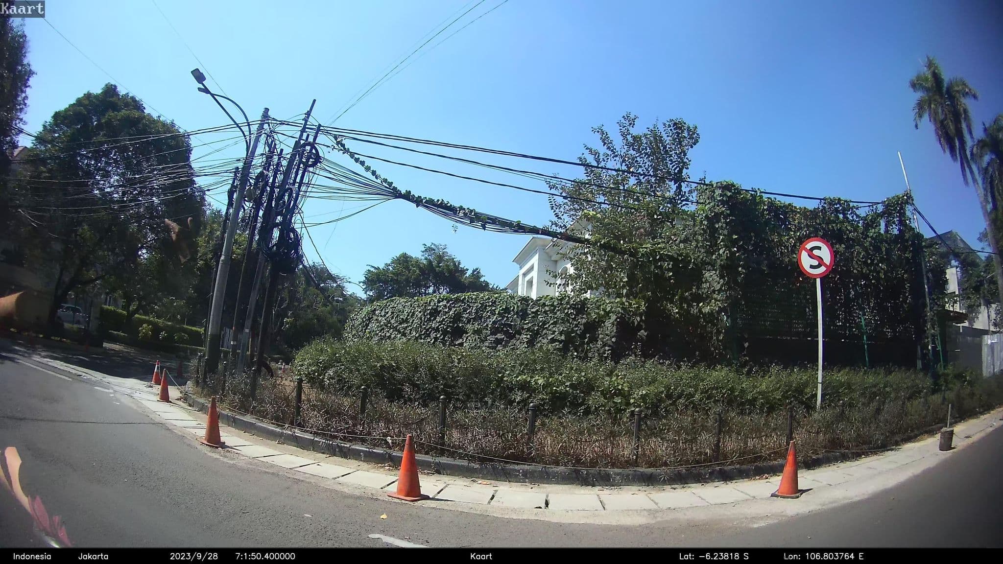 Street view near Atlet Century Park, Senayan, Jakarta — © kaart_2 (CC BY-SA · Mapillary)